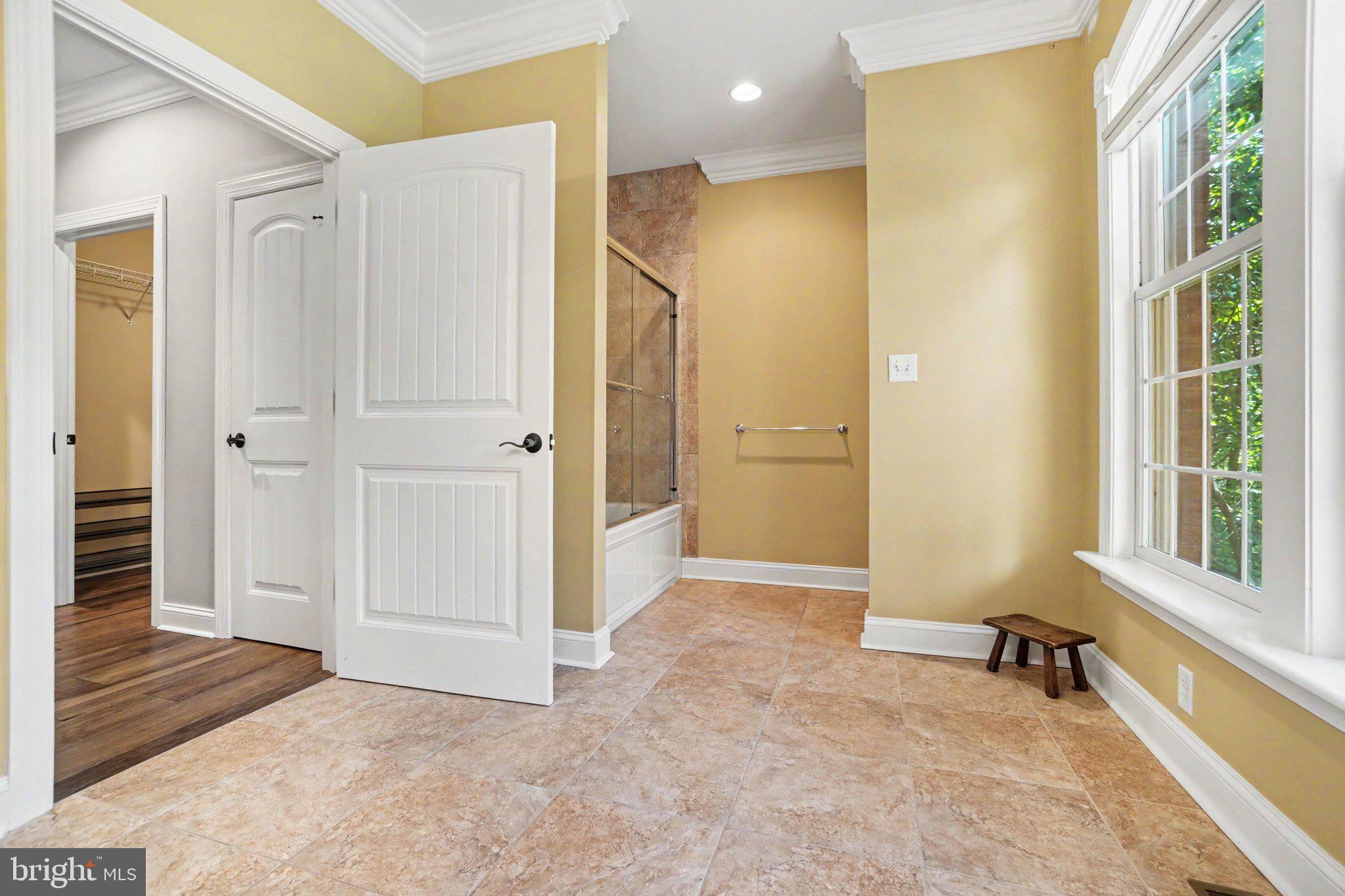 MOUNTAINDALE - Residential