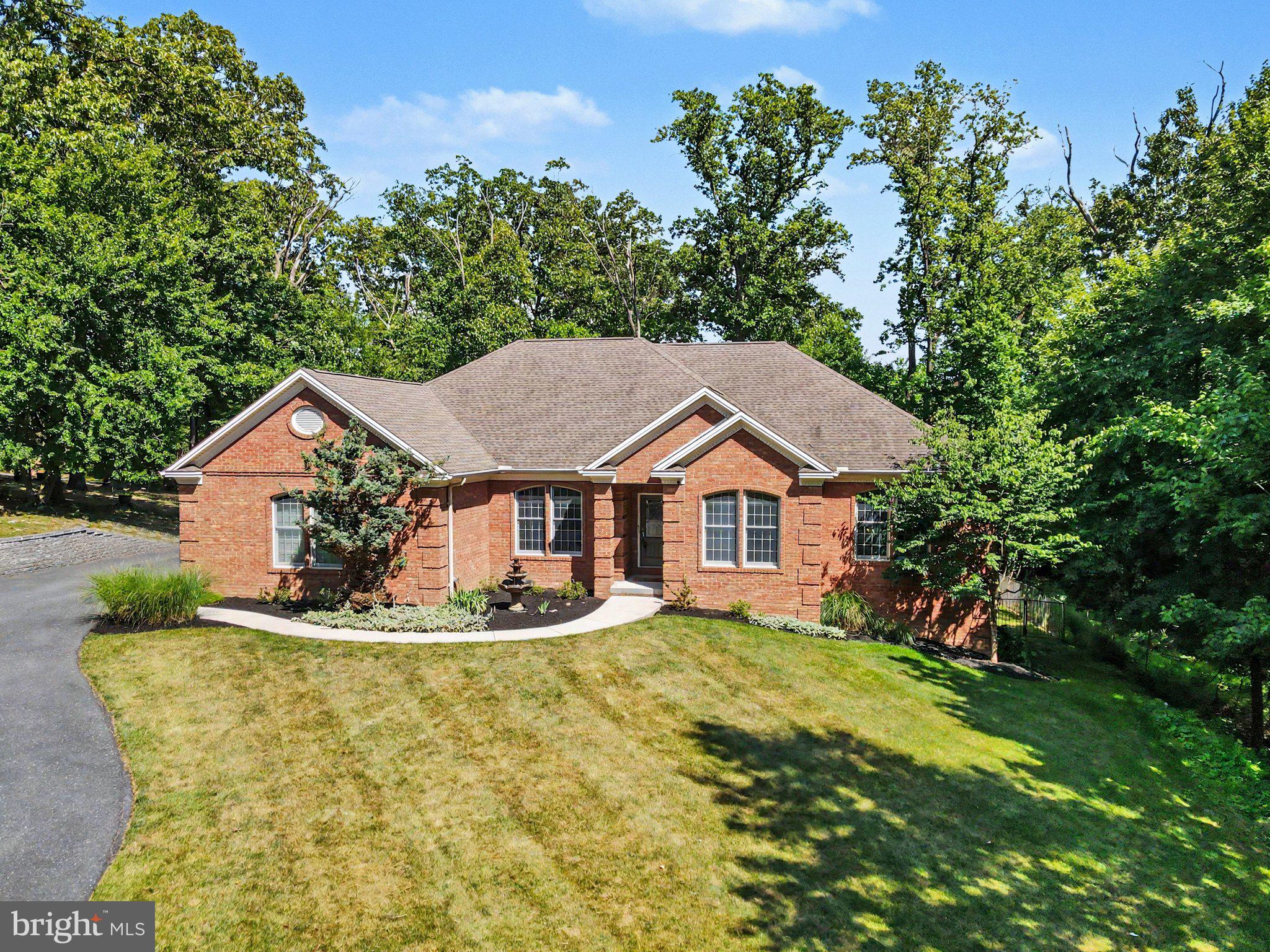 MOUNTAINDALE - Residential
