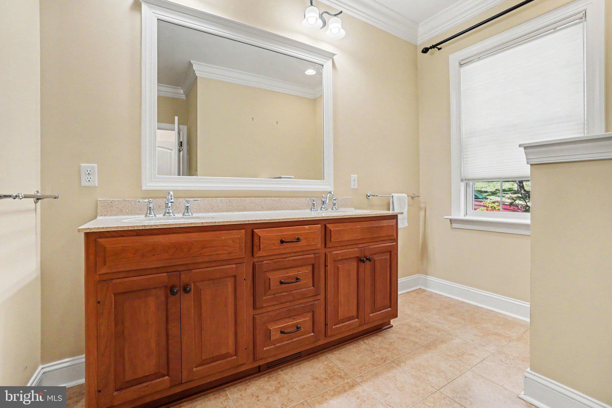 MOUNTAINDALE - Residential