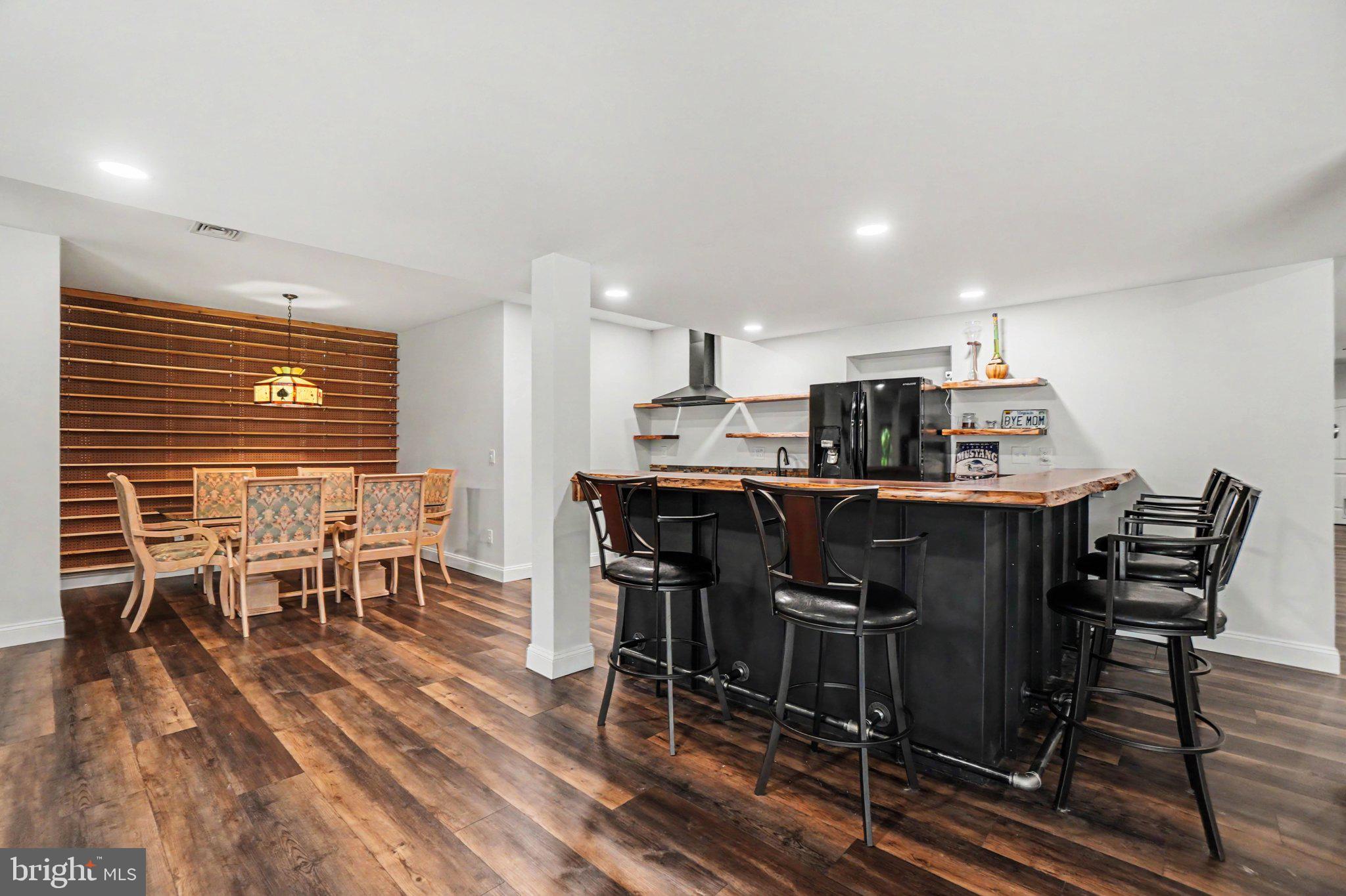 MOUNTAINDALE - Residential