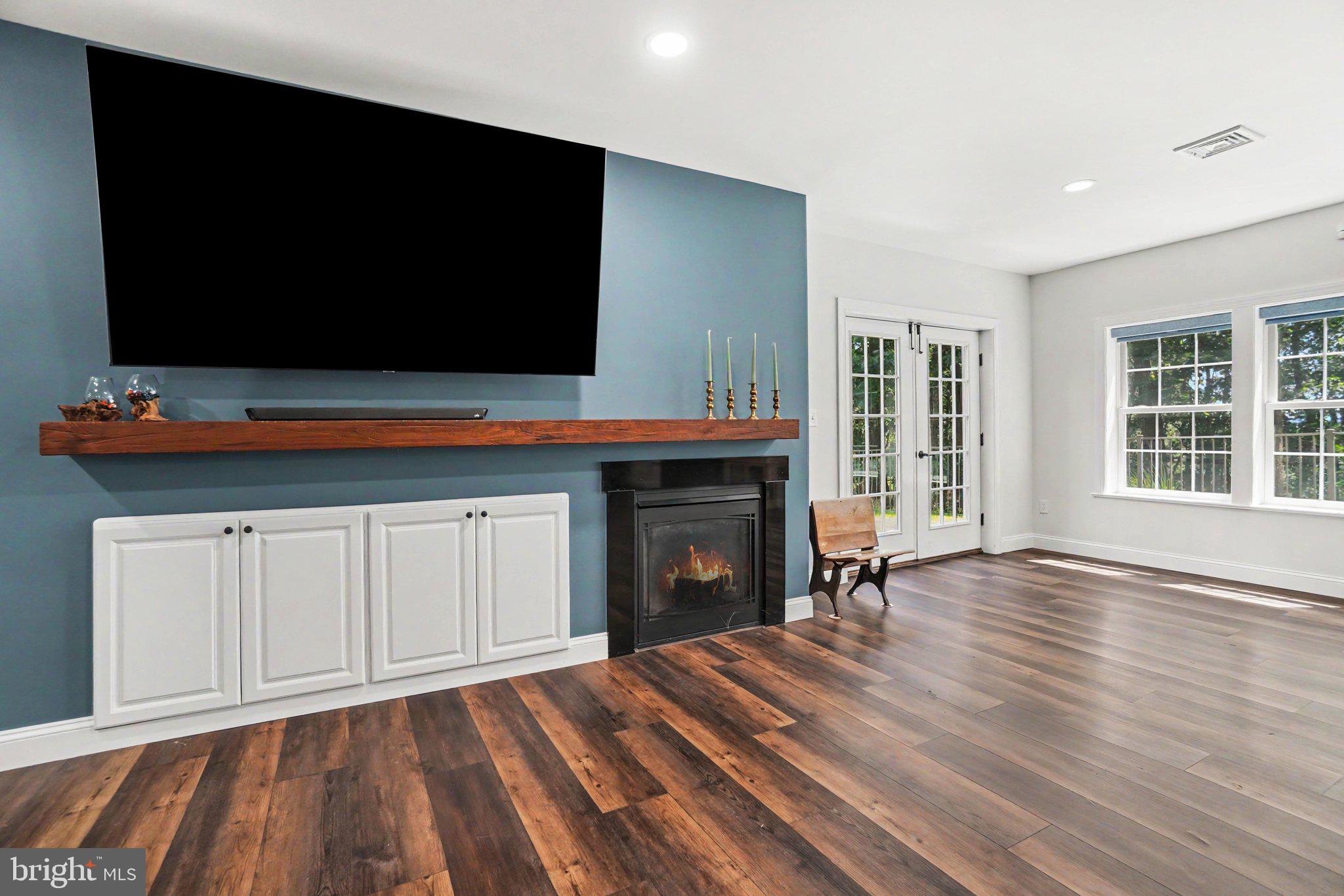 MOUNTAINDALE - Residential