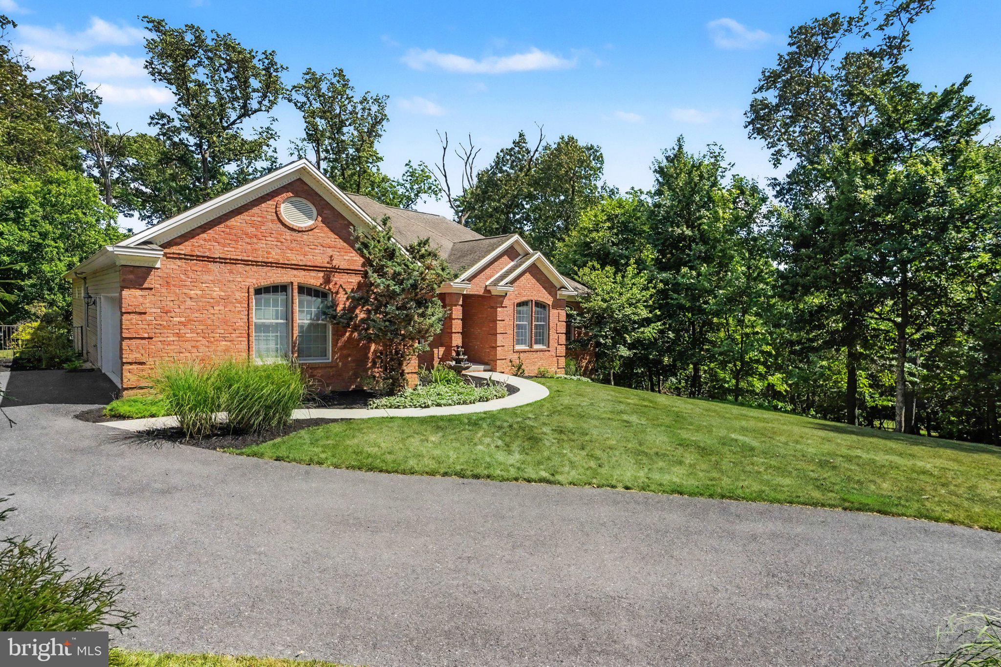 MOUNTAINDALE - Residential