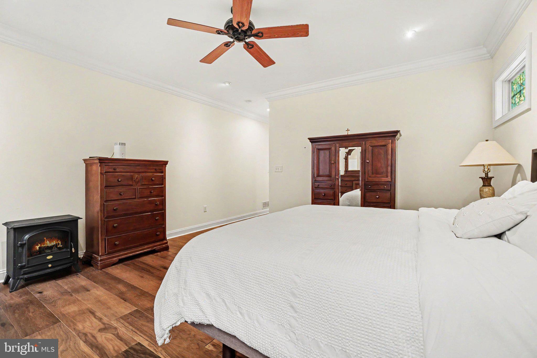 MOUNTAINDALE - Residential