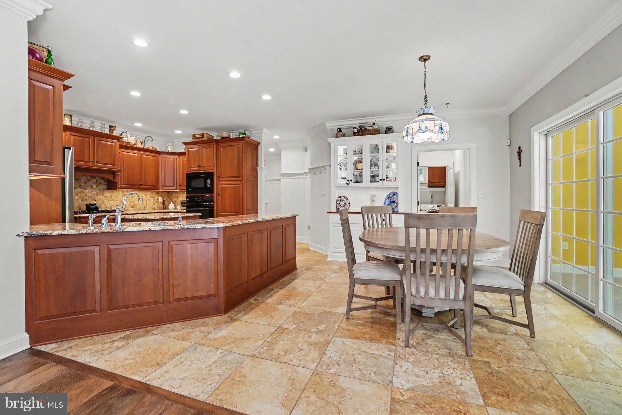 MOUNTAINDALE - Residential