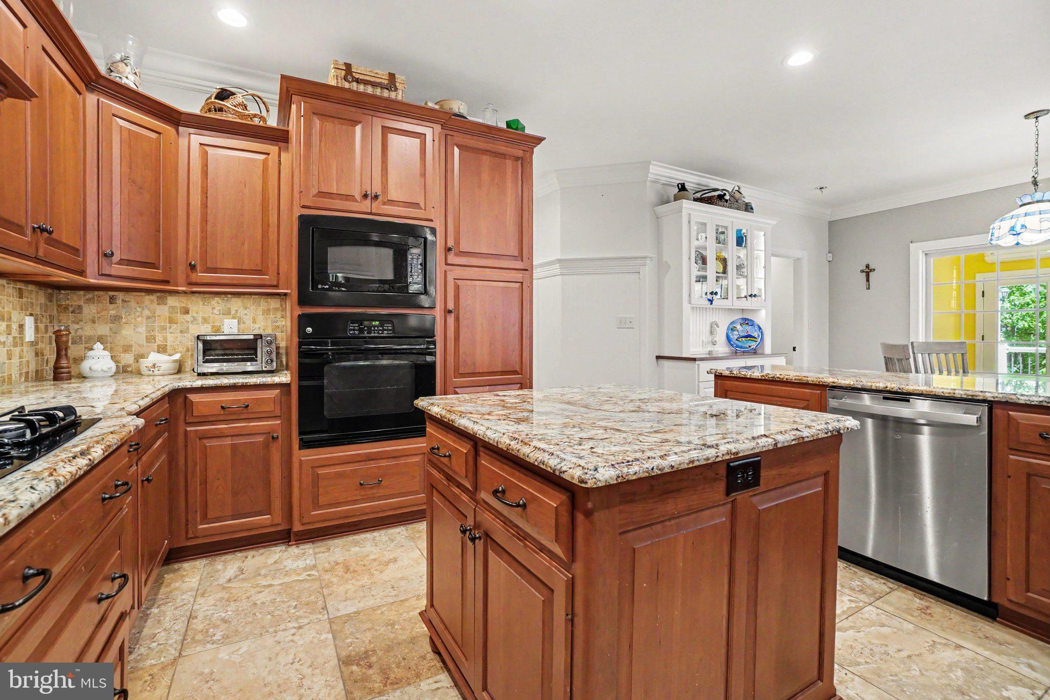 MOUNTAINDALE - Residential