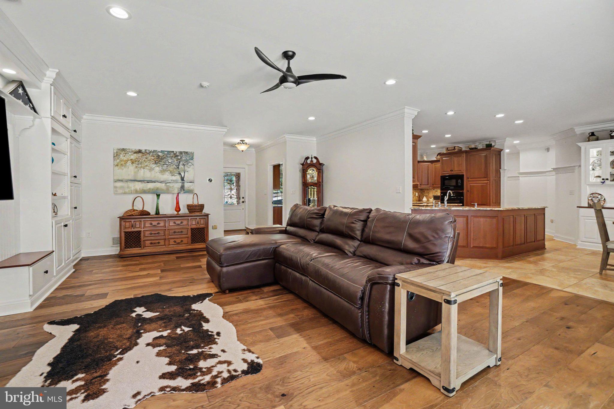 MOUNTAINDALE - Residential