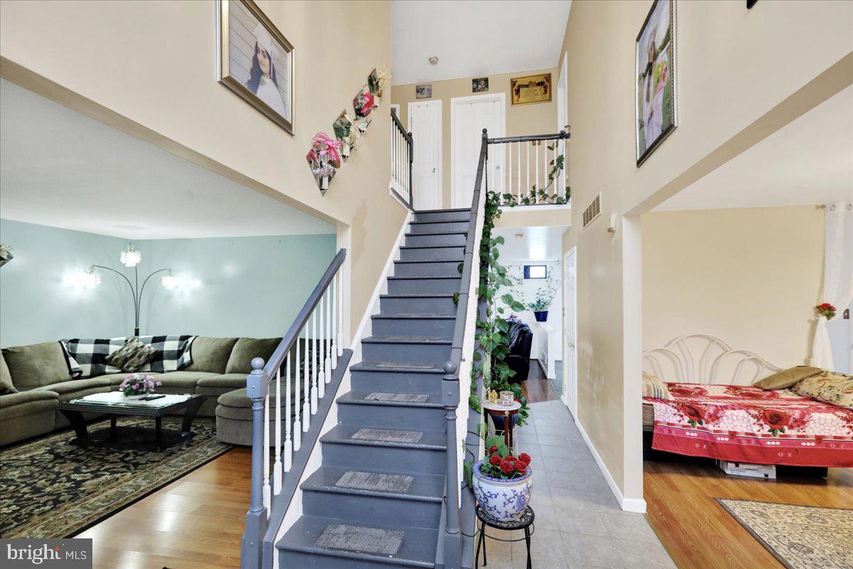 SUNNYSIDE - Residential