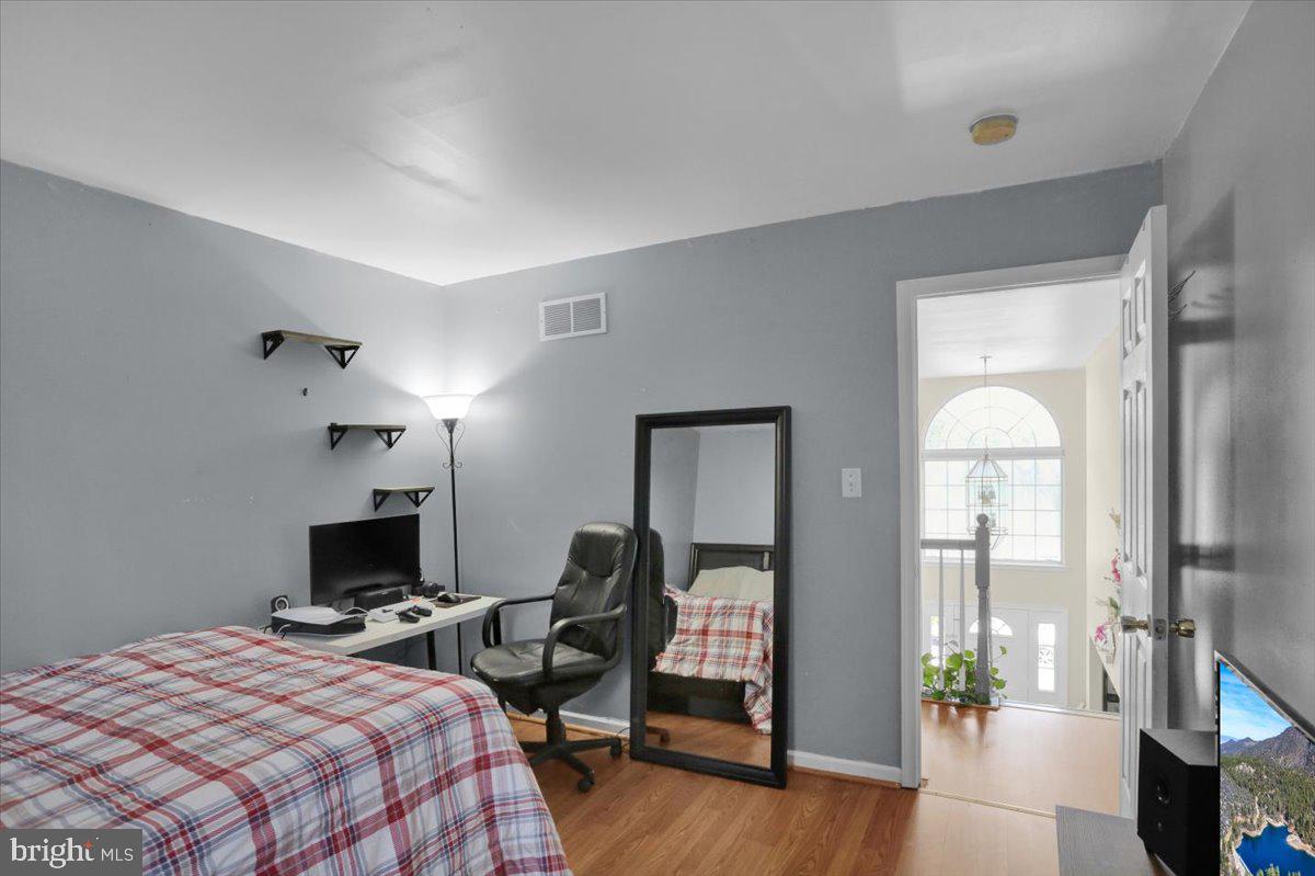 SUNNYSIDE - Residential