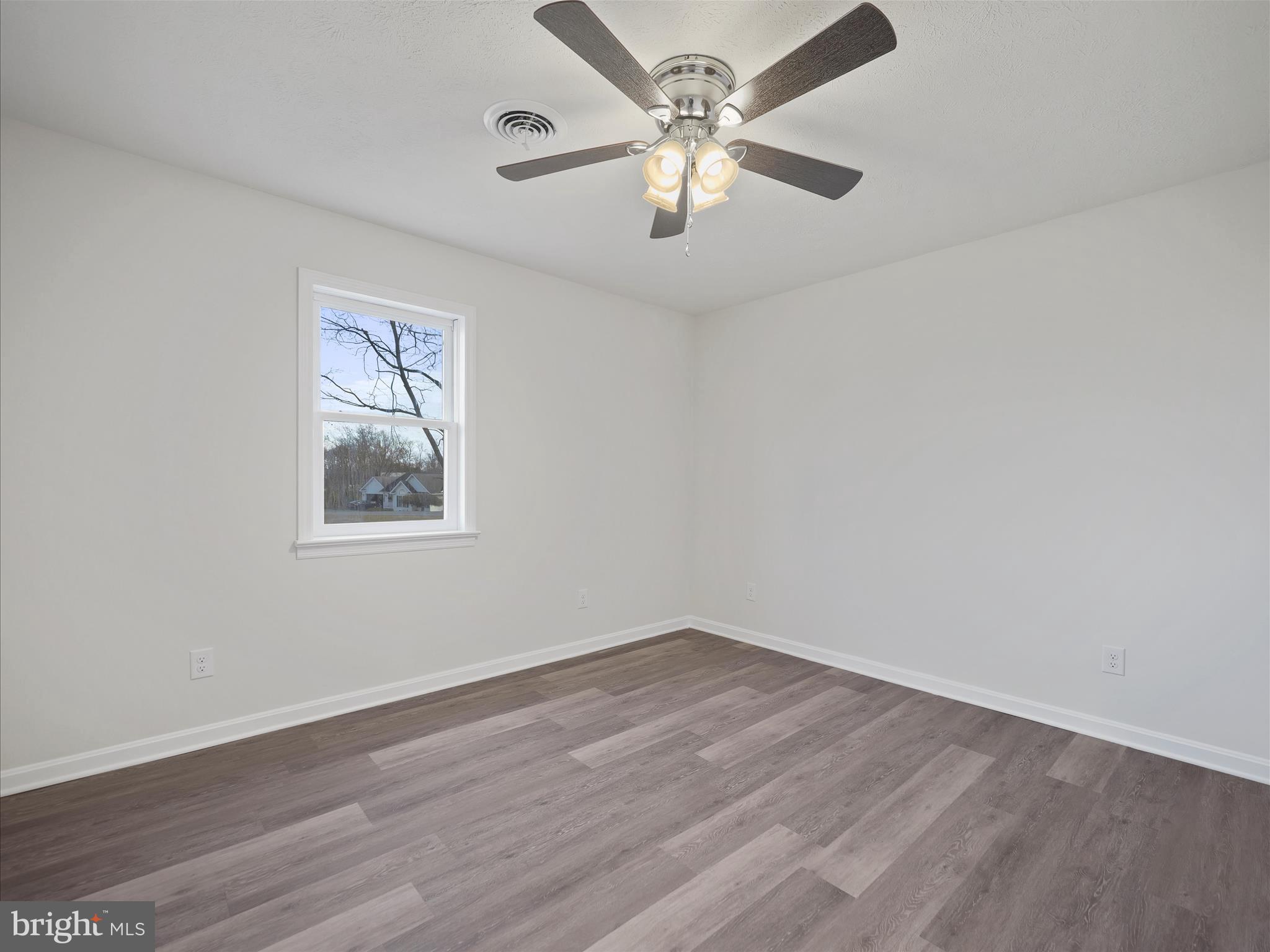 FORT HILL FARMS - Residential