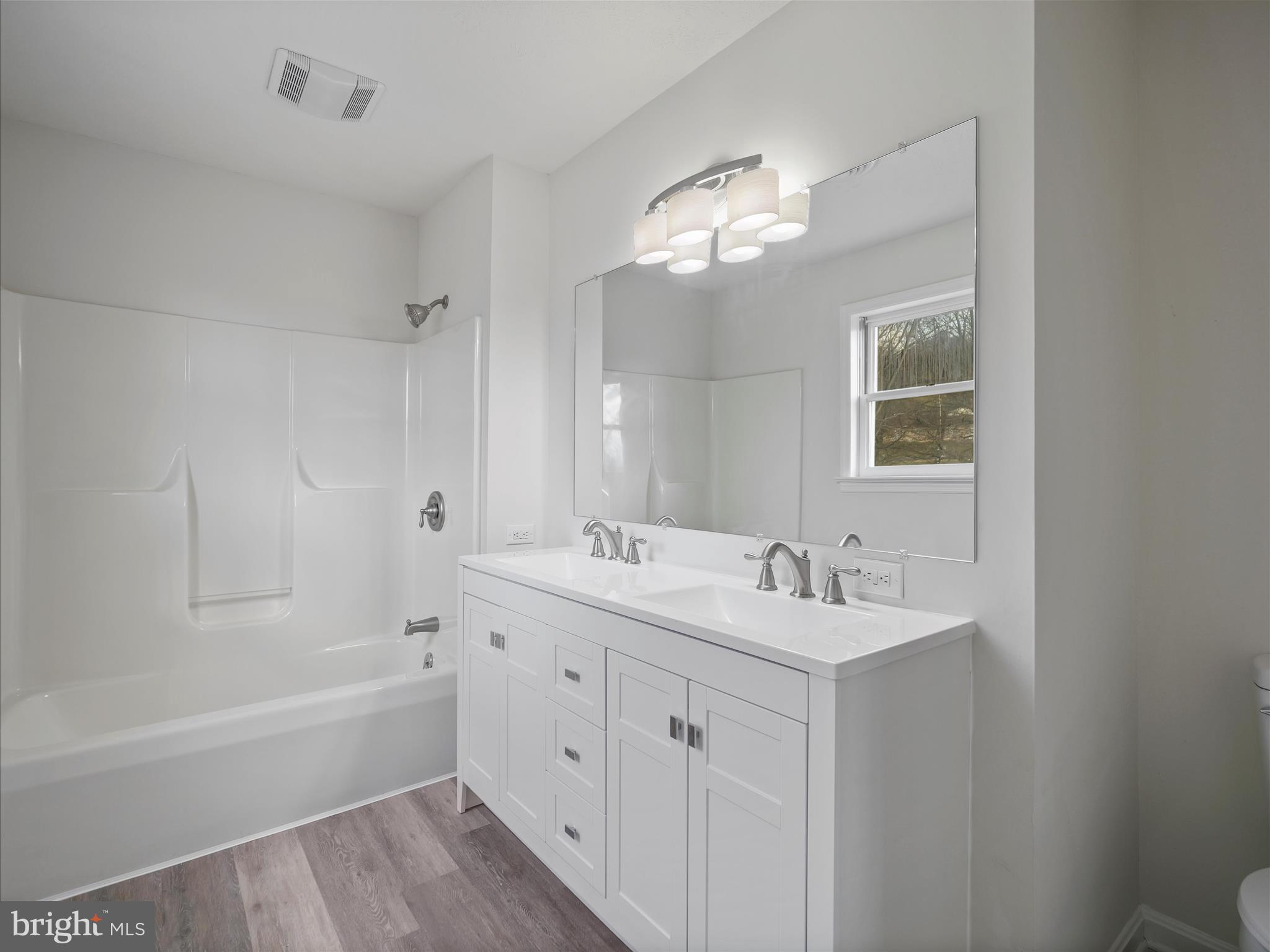 FORT HILL FARMS - Residential