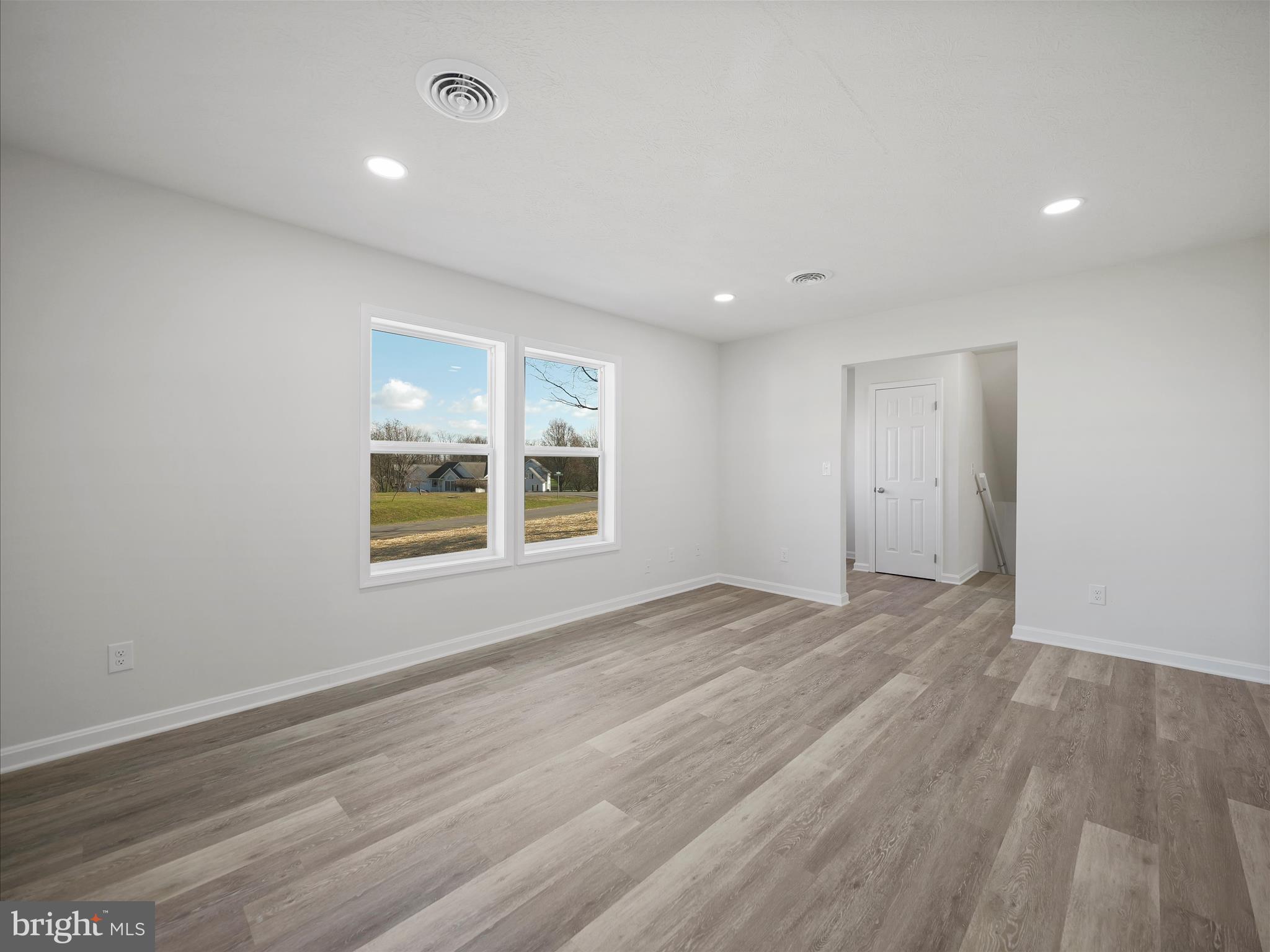 FORT HILL FARMS - Residential