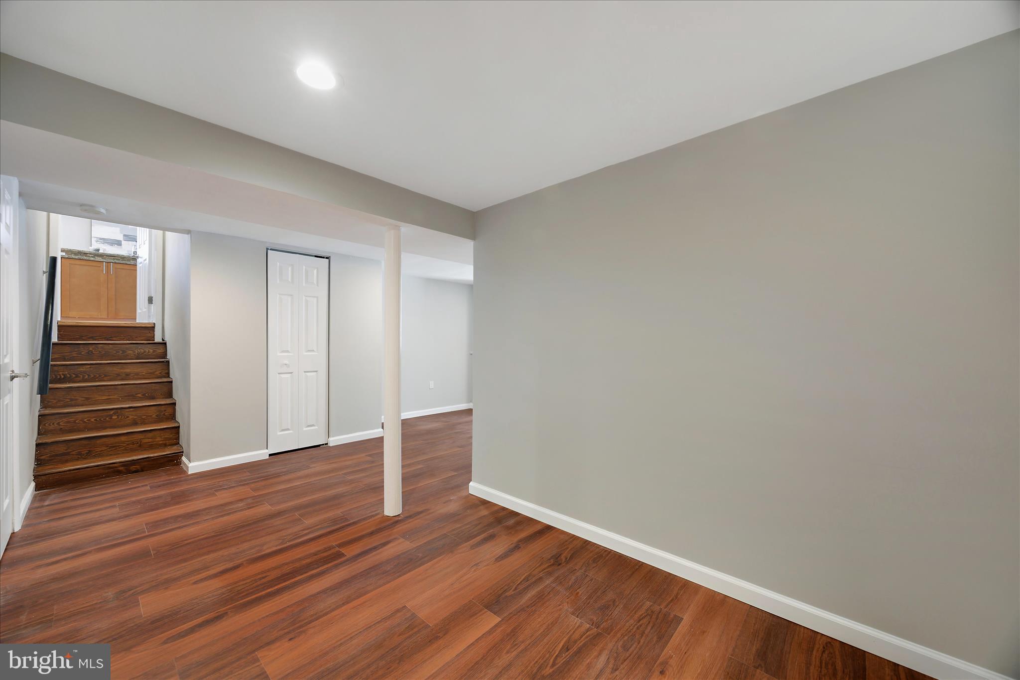OAK COURT - Residential