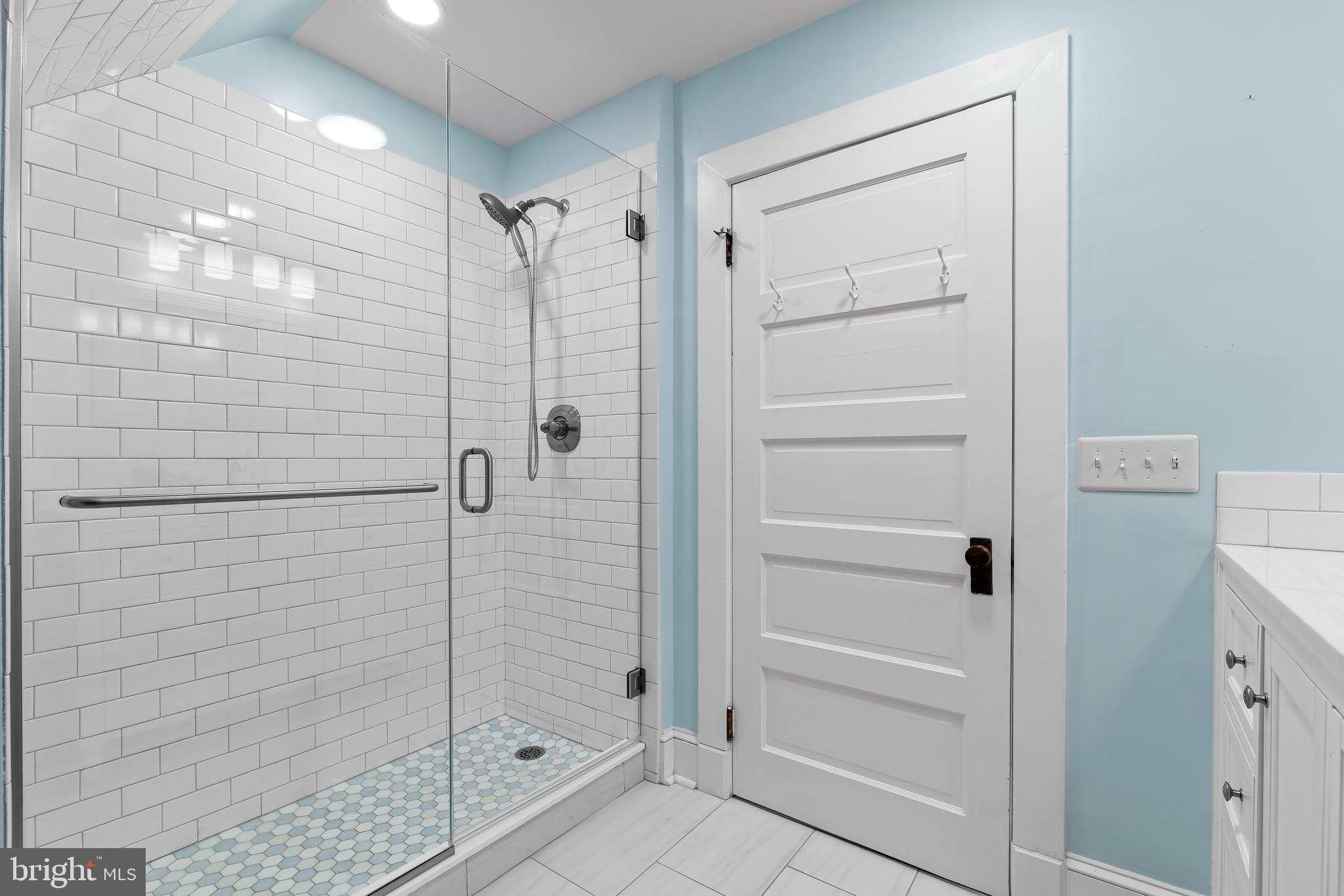 ROLAND PARK - Residential