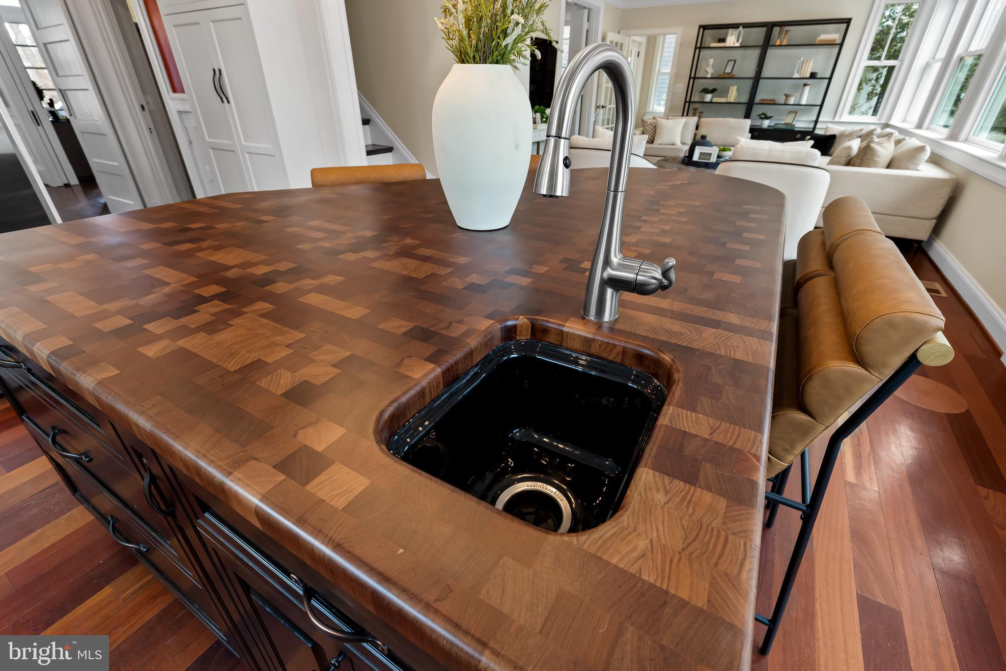 ROLAND PARK - Residential