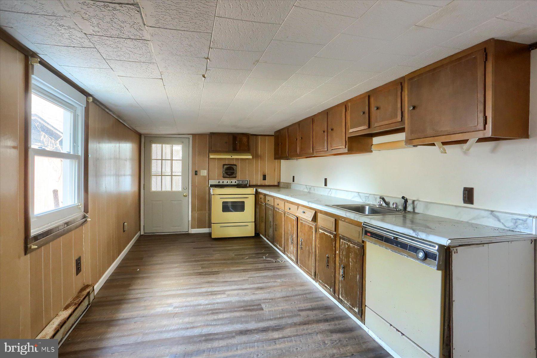 PINE VIEW ACRES - Commercial Sale