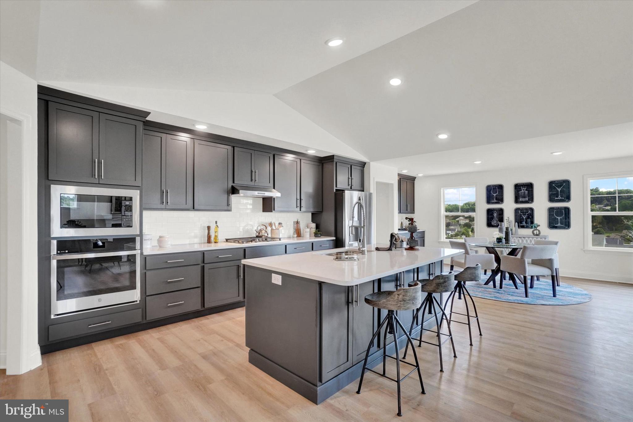 EAGLES VIEW - Residential