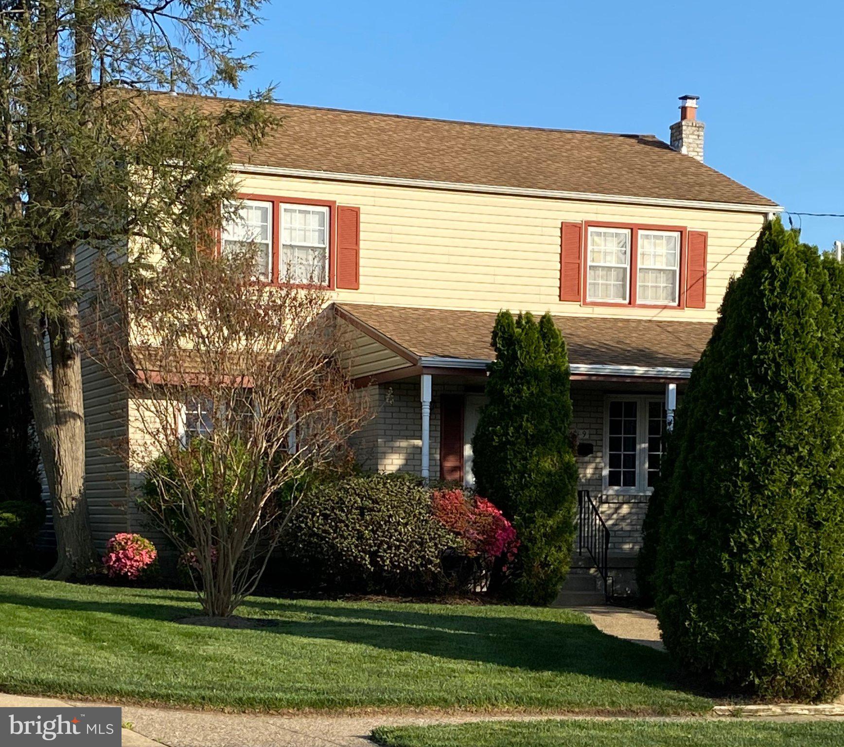 This beautifully maintained 4‑bedroom, 2.5‑bath Colonial offers 2,048 square feet of comfortable living space on a large corner lot in Abington Township.