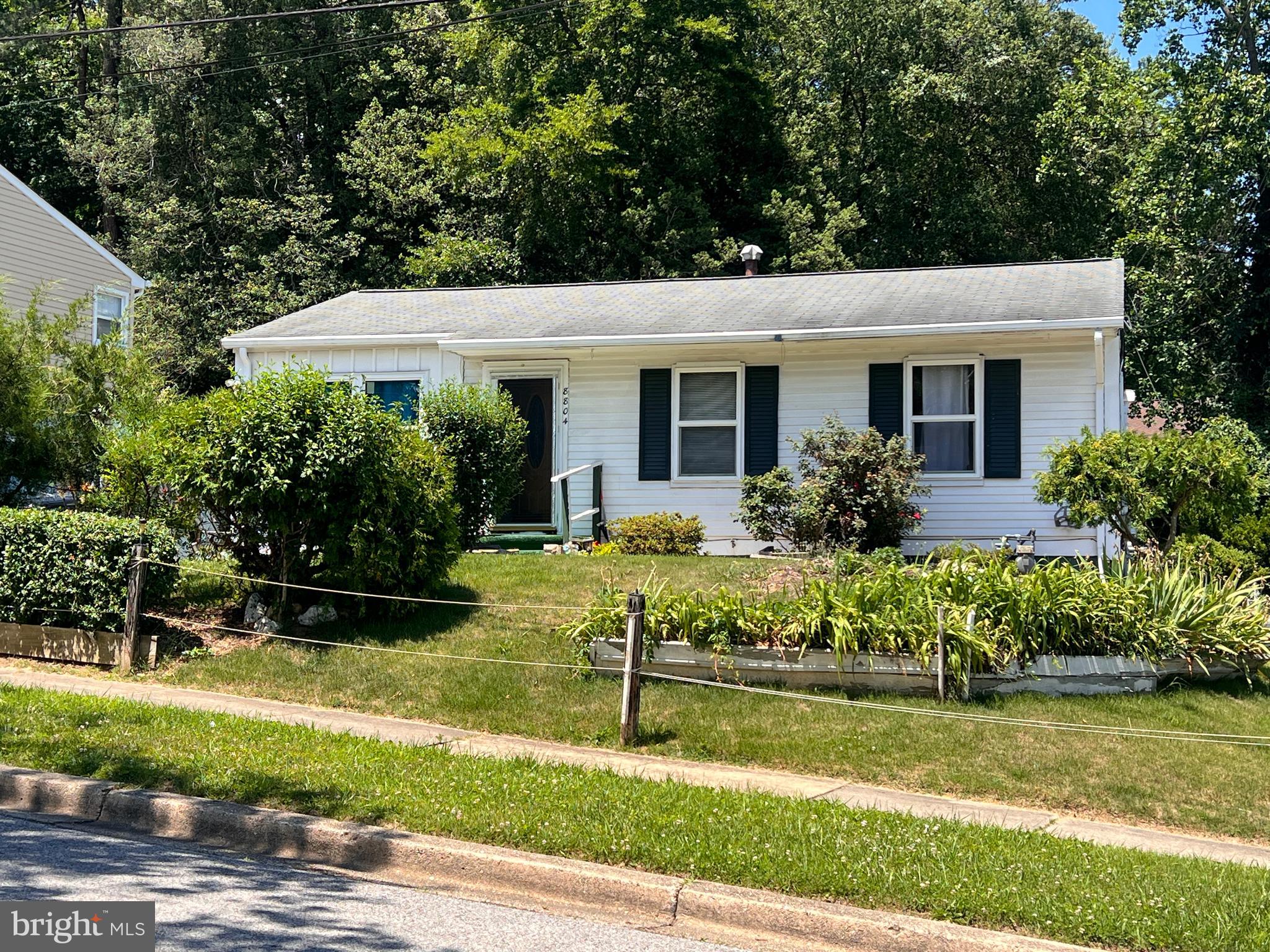 WHITFIELD KNOLLS - Residential