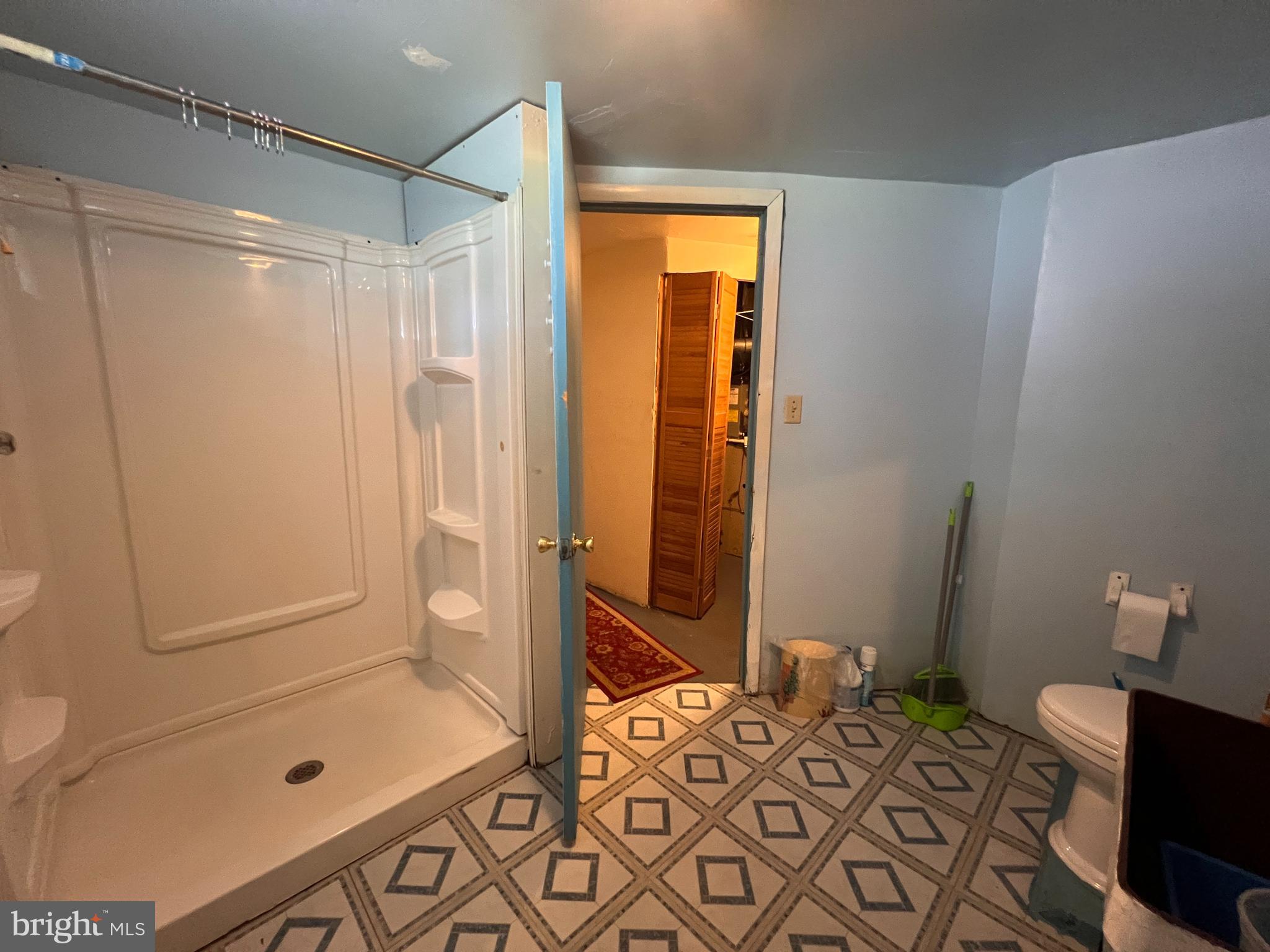WHITFIELD KNOLLS - Residential
