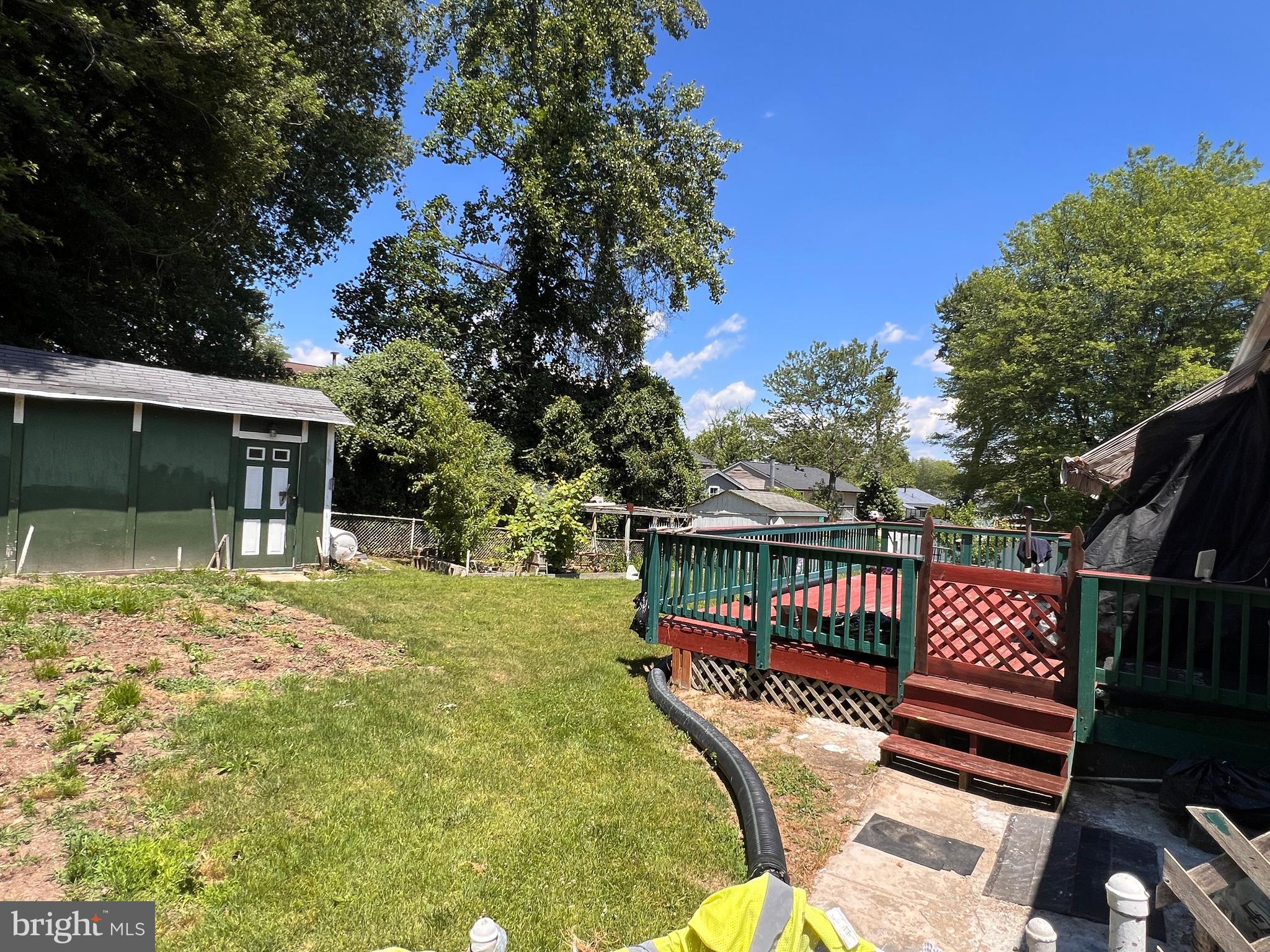 WHITFIELD KNOLLS - Residential