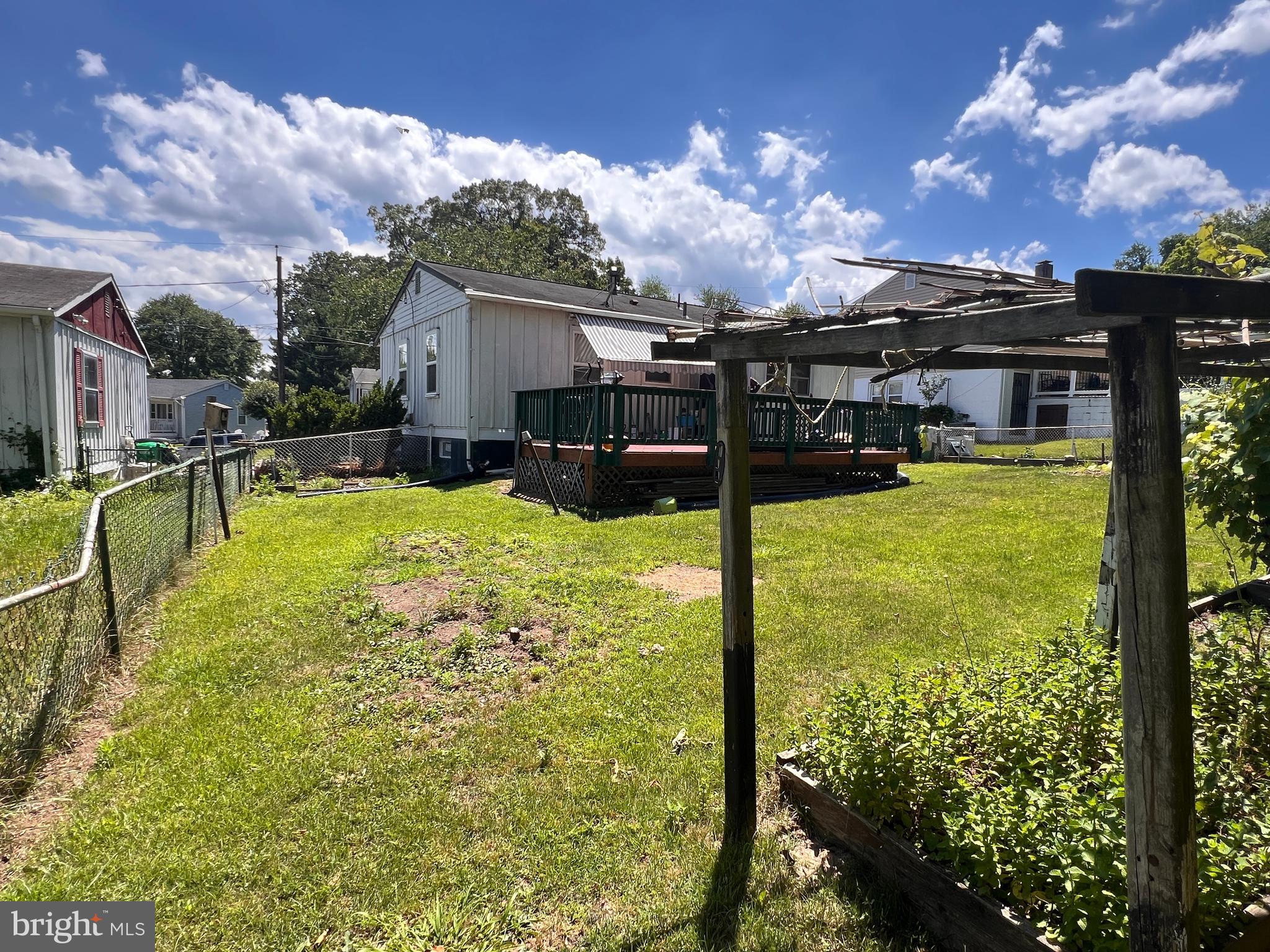 WHITFIELD KNOLLS - Residential