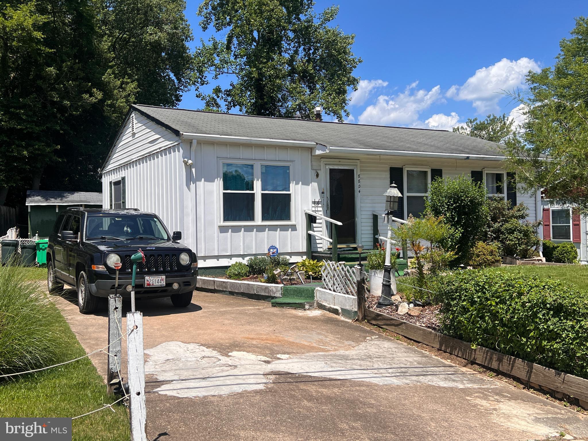 WHITFIELD KNOLLS - Residential