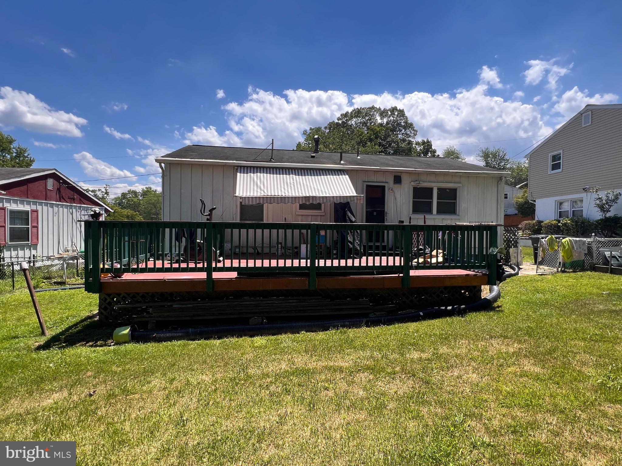 WHITFIELD KNOLLS - Residential