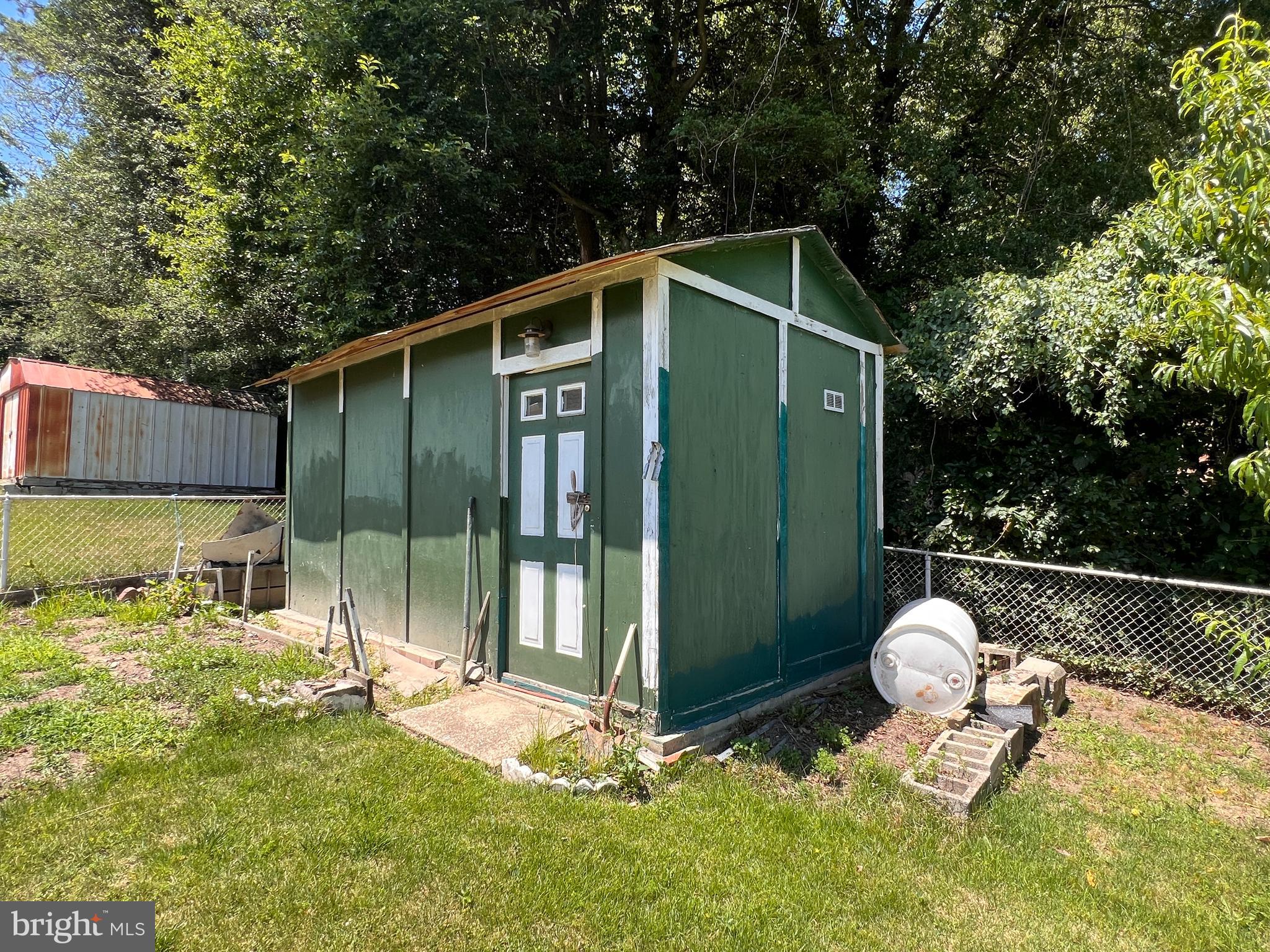 WHITFIELD KNOLLS - Residential