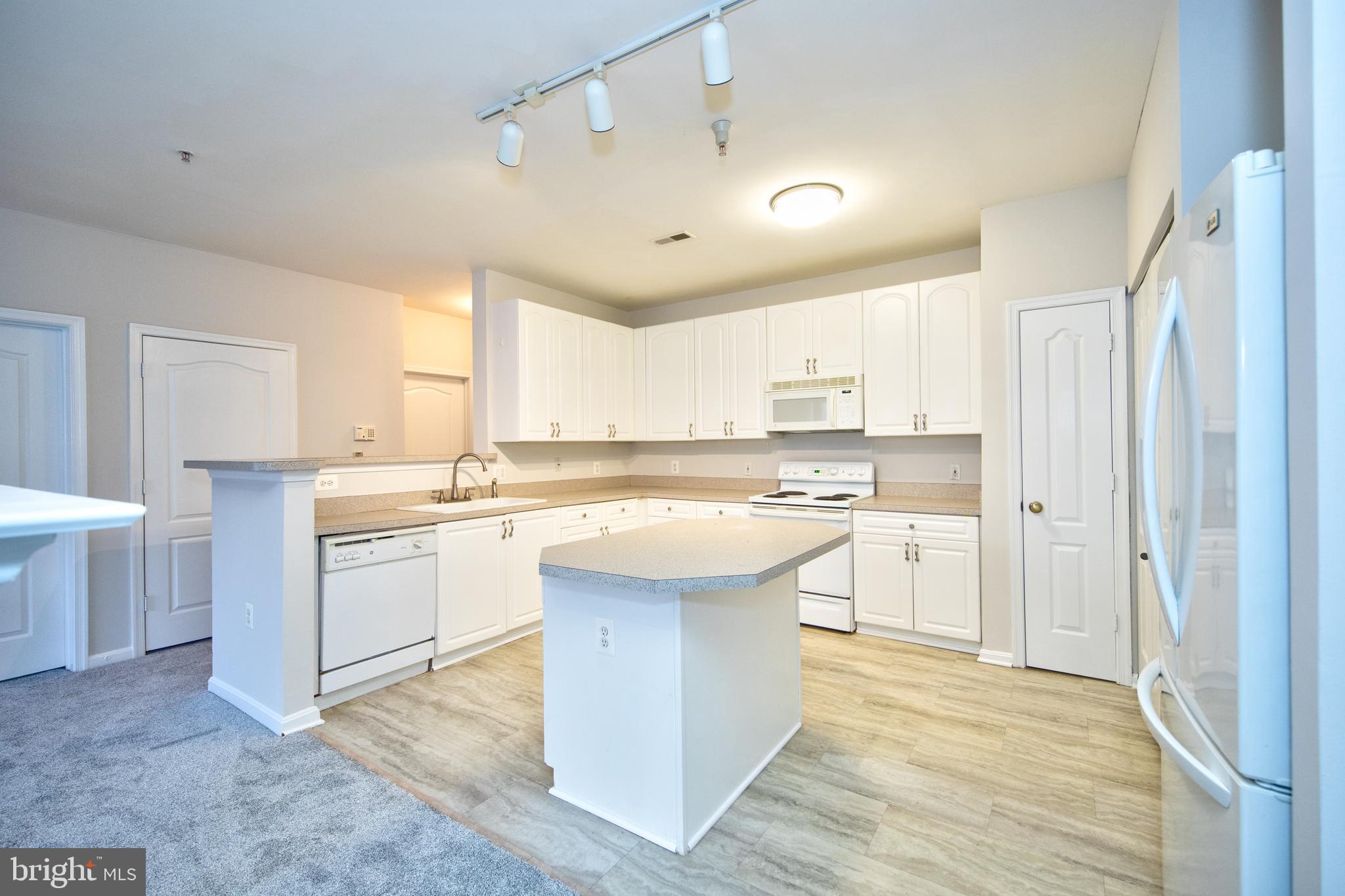 HIGH VIEW AT HUNT VALLEY - Residential