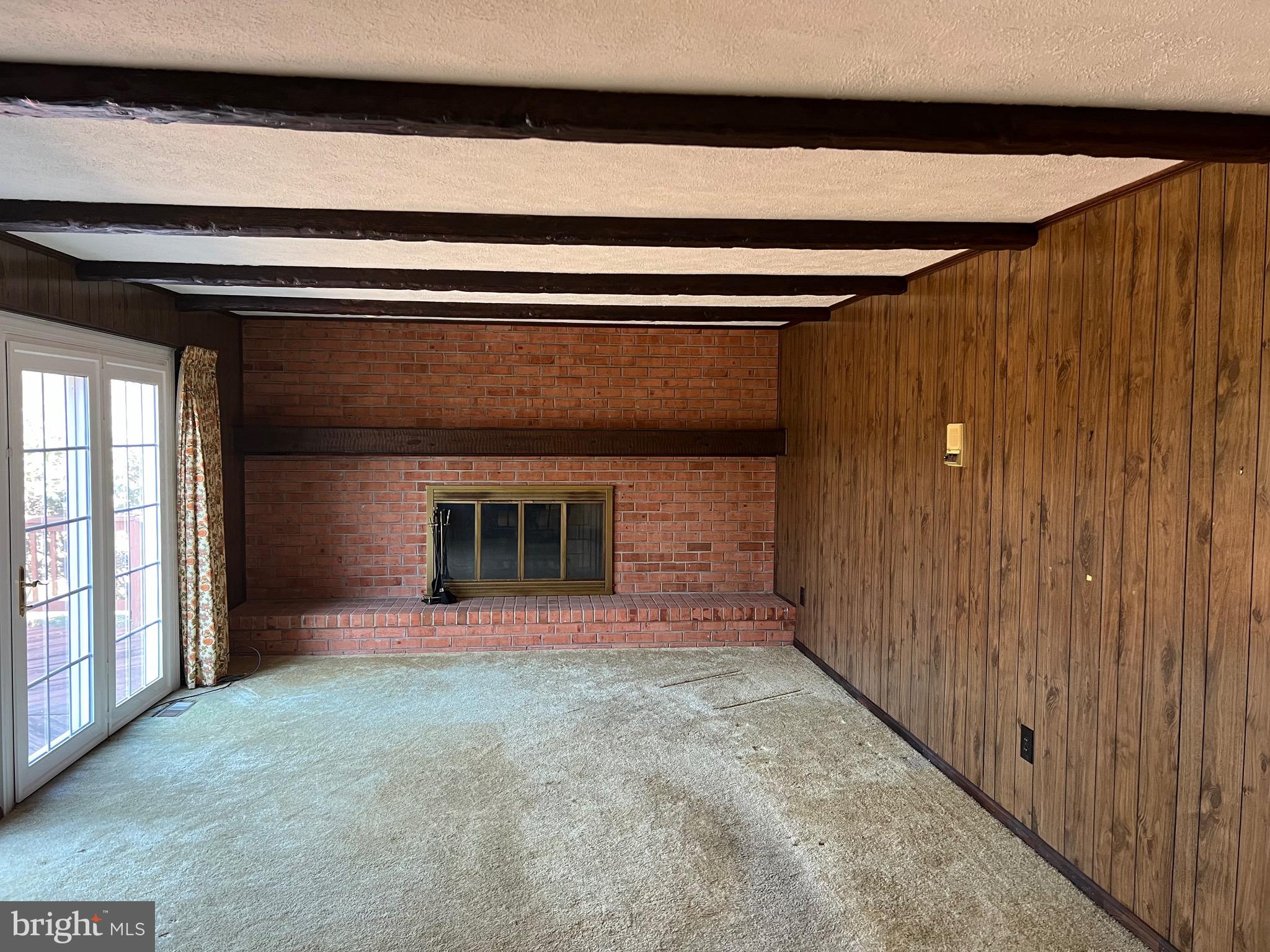 LAYTONSVILLE KNOLLS - Residential
