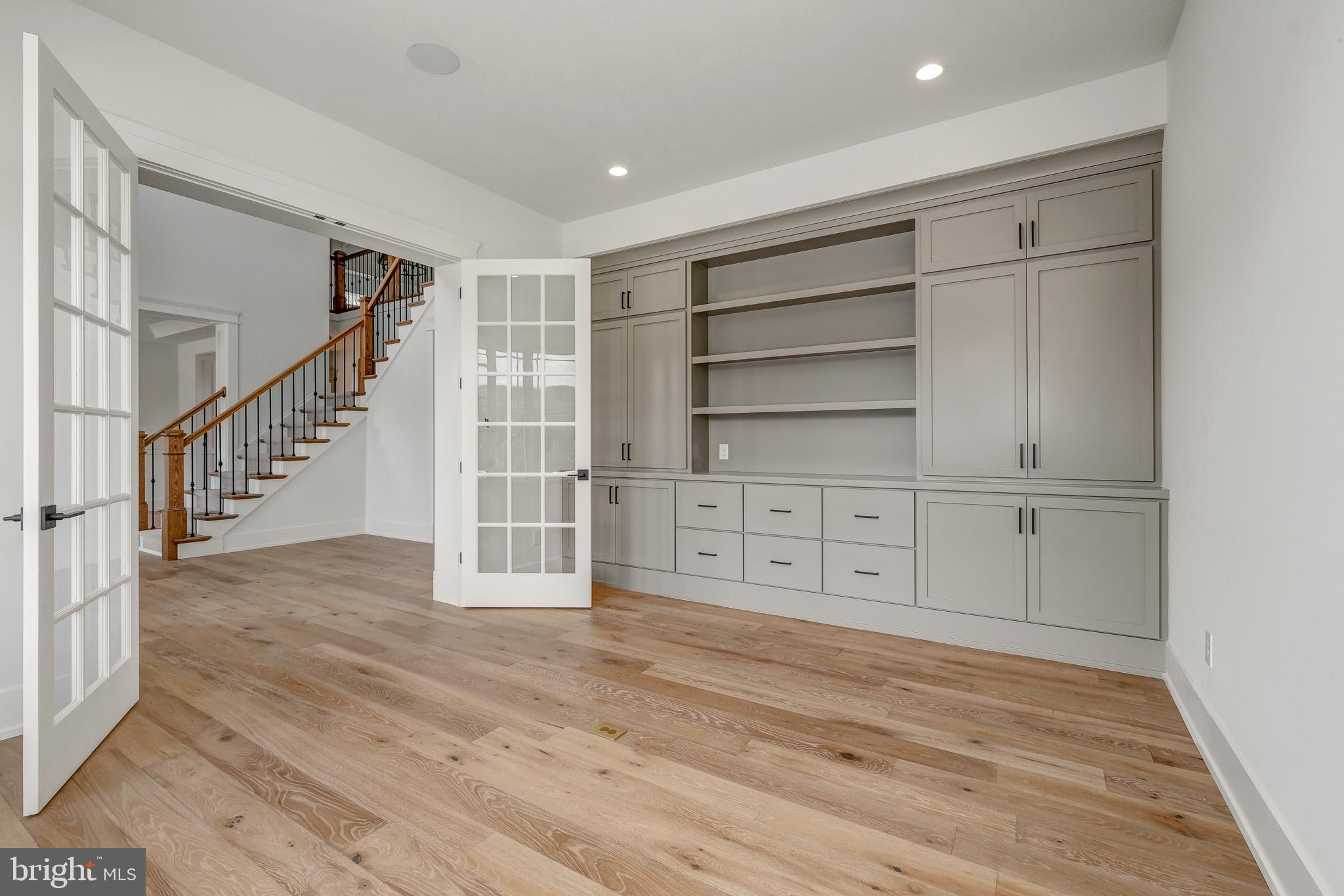 GARNET POINTE - Residential