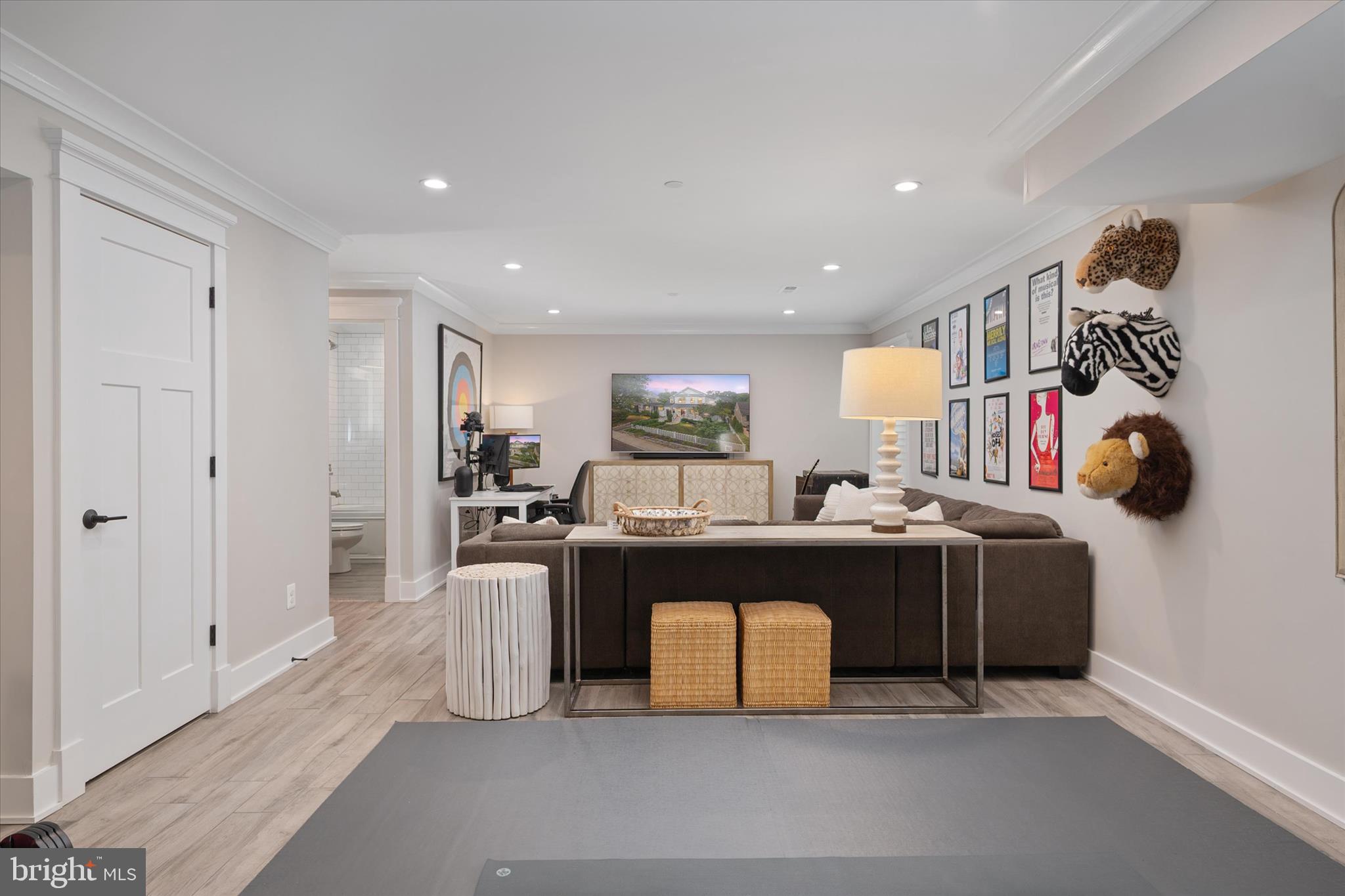MURRAY HILL - Residential