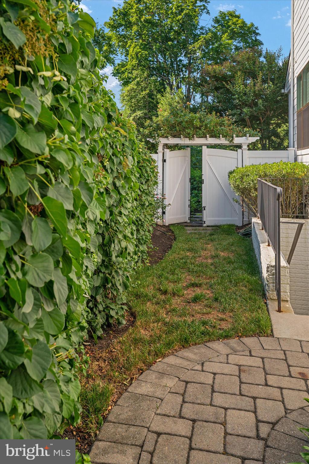 MURRAY HILL - Residential