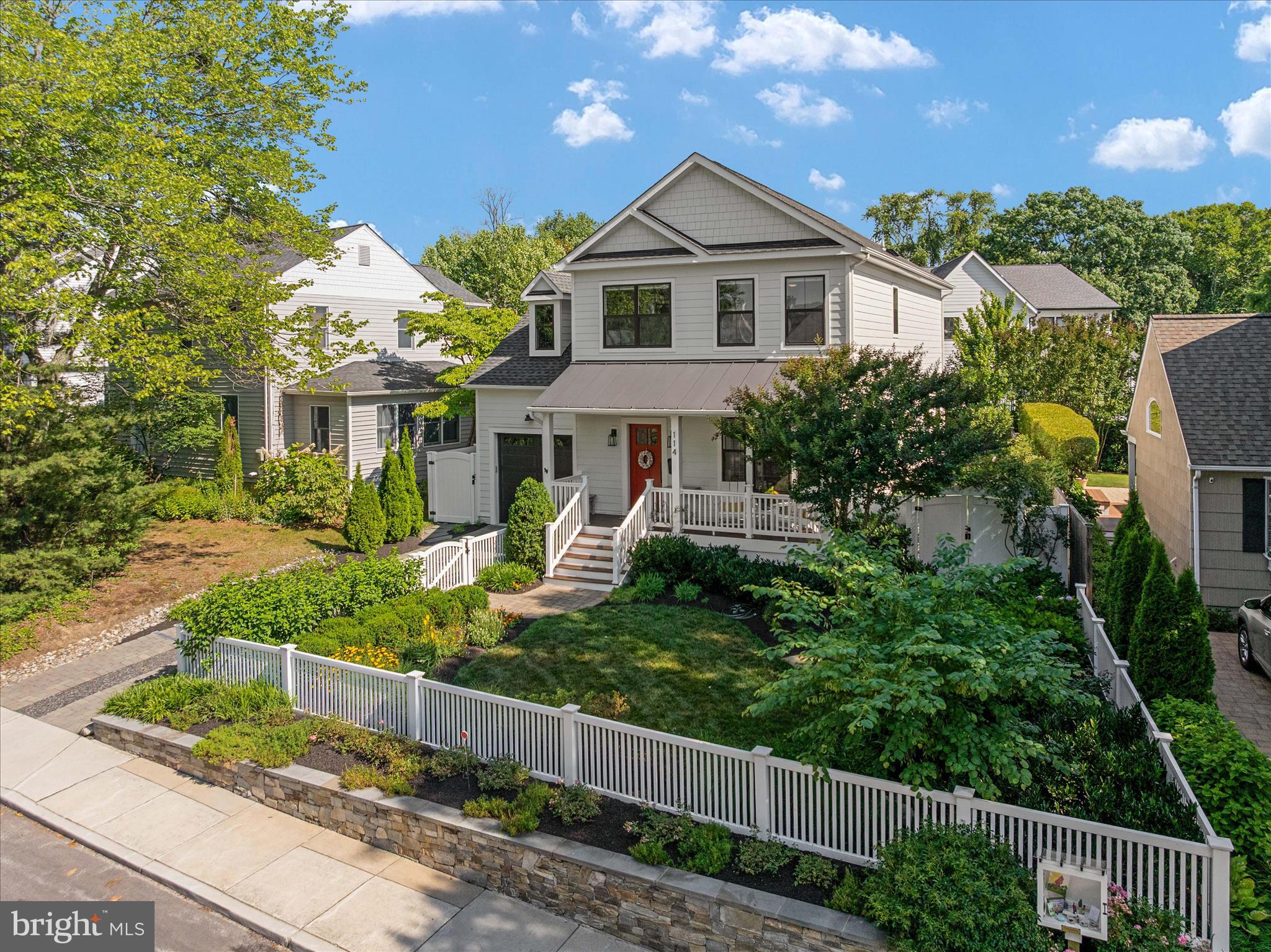 MURRAY HILL - Residential