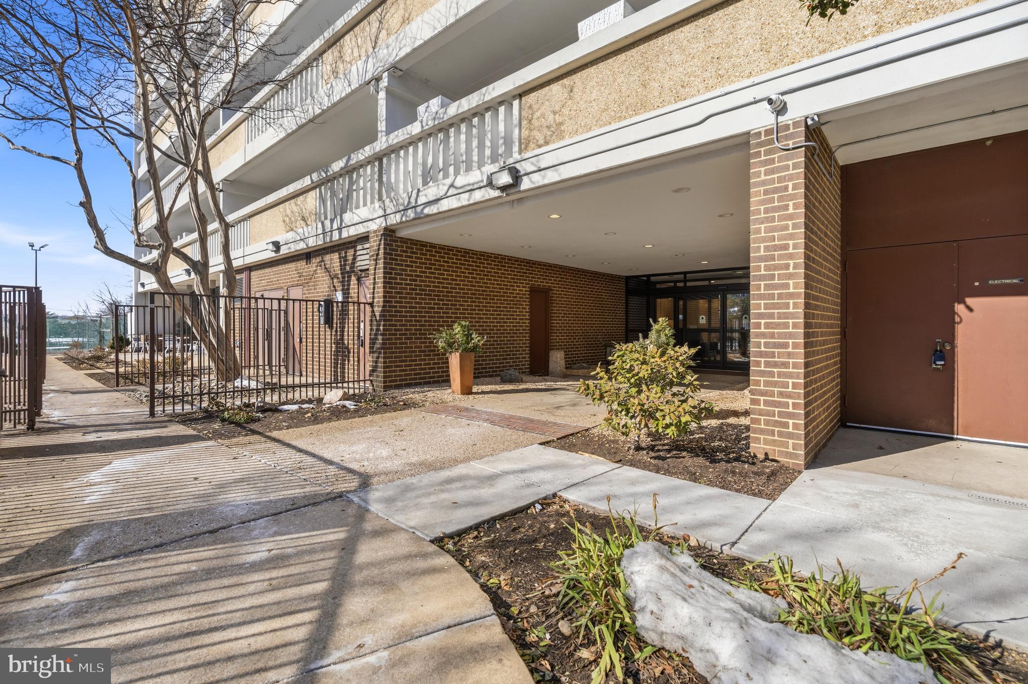 ALEXANDRIA KNOLLS - Residential