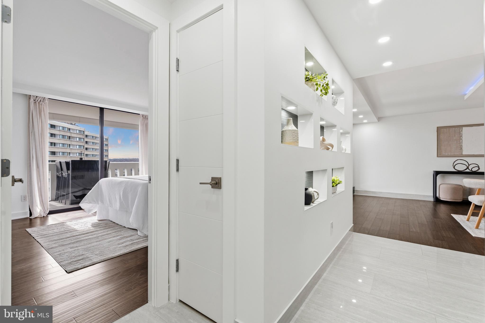 ALEXANDRIA KNOLLS - Residential