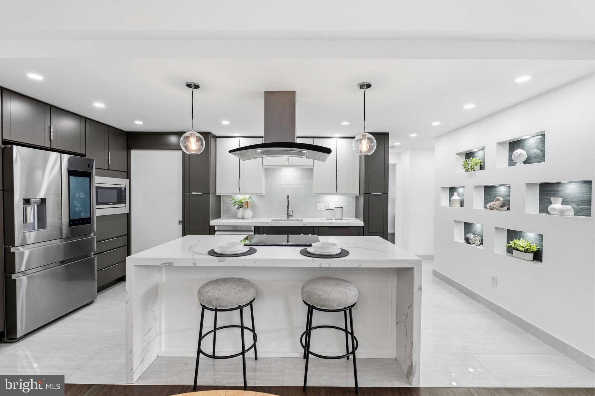 ALEXANDRIA KNOLLS - Residential
