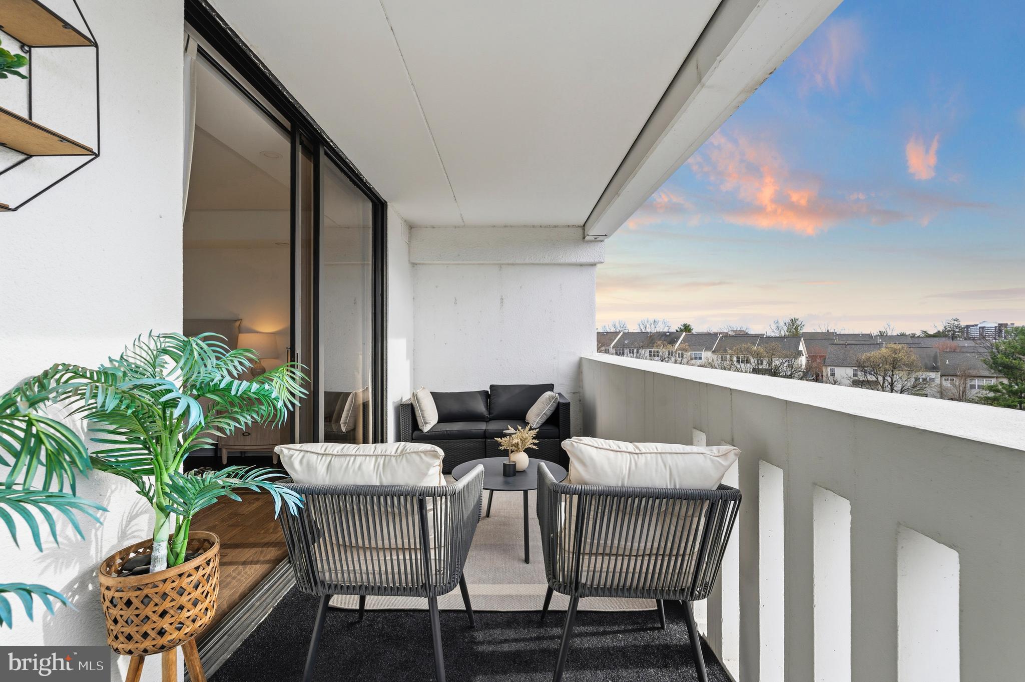 ALEXANDRIA KNOLLS - Residential