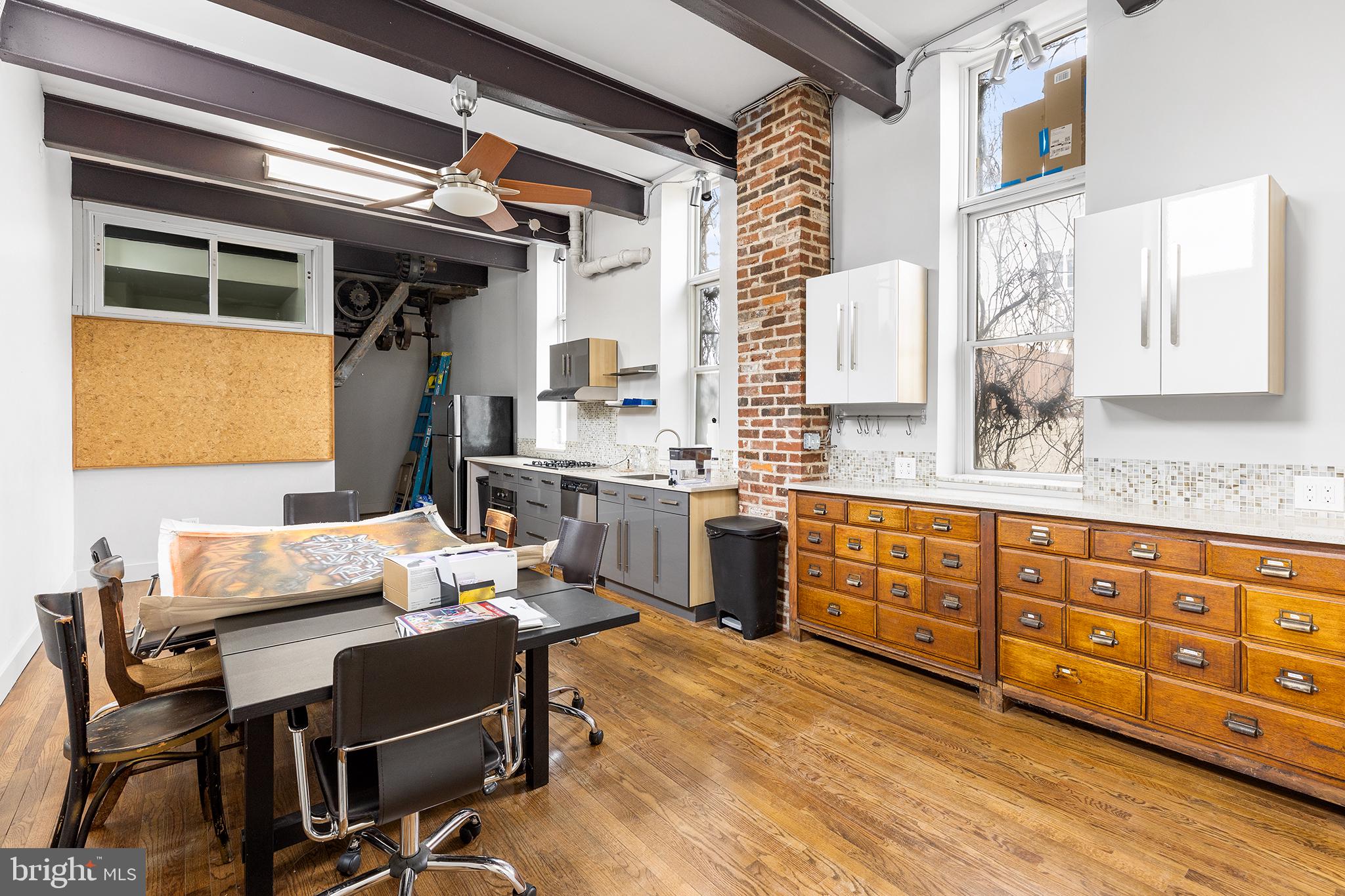 FAIRMOUNT - Commercial Sale