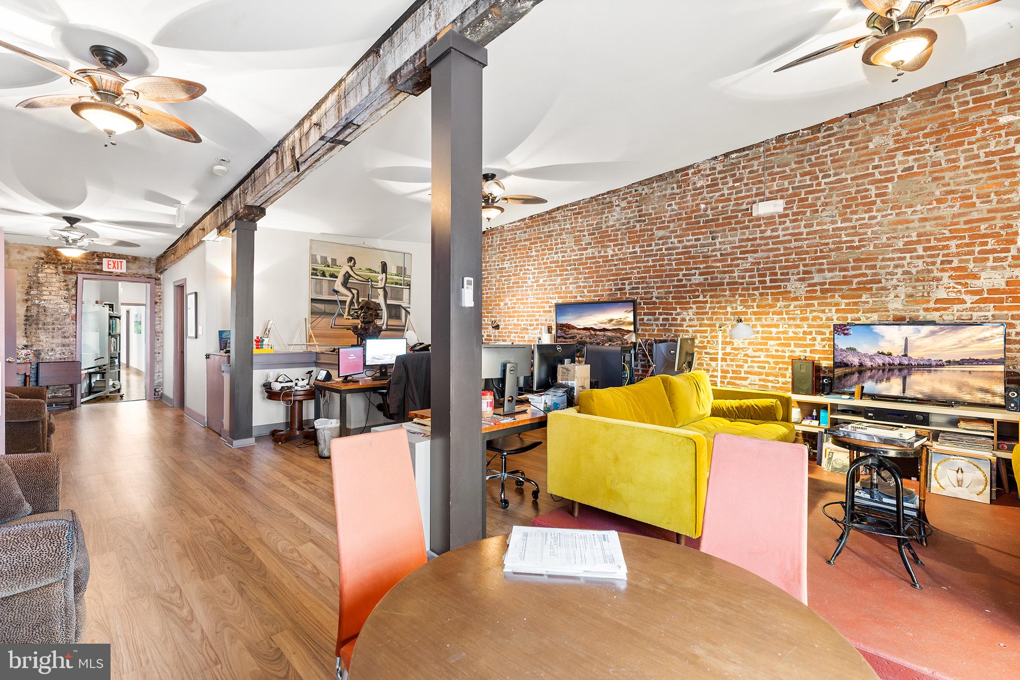 FAIRMOUNT - Commercial Sale