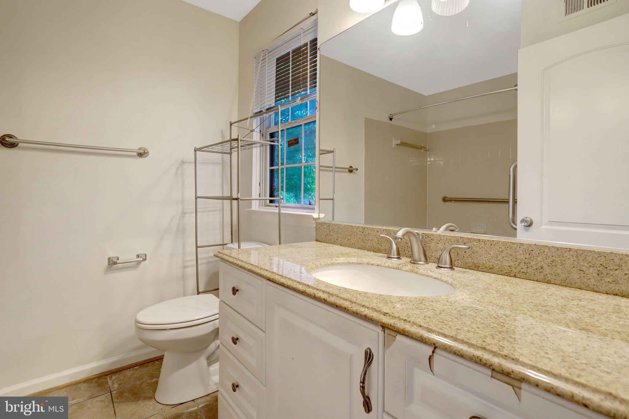CLUSTERS AT WOODLAWN - Residential