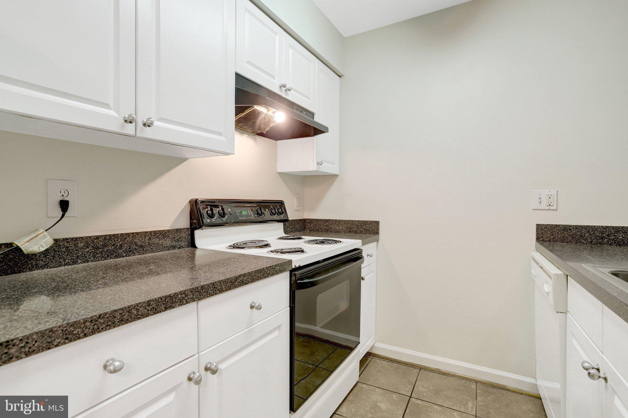 CLUSTERS AT WOODLAWN - Residential