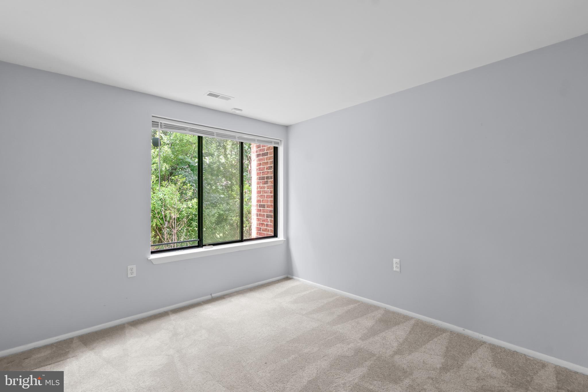 FARMINGDALE - Residential