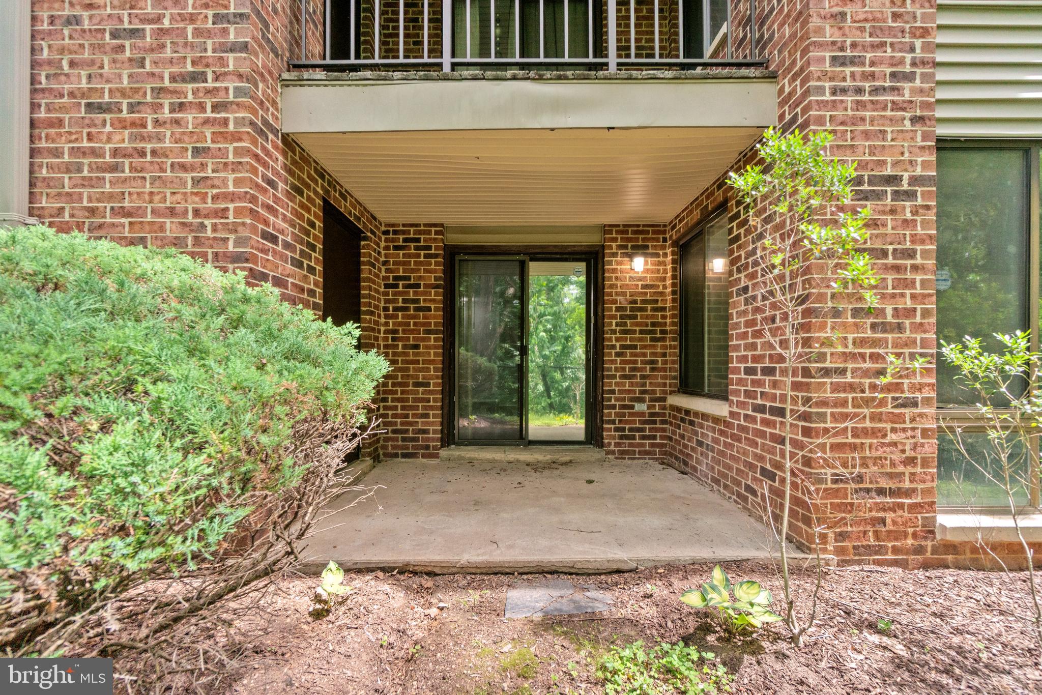 FARMINGDALE - Residential