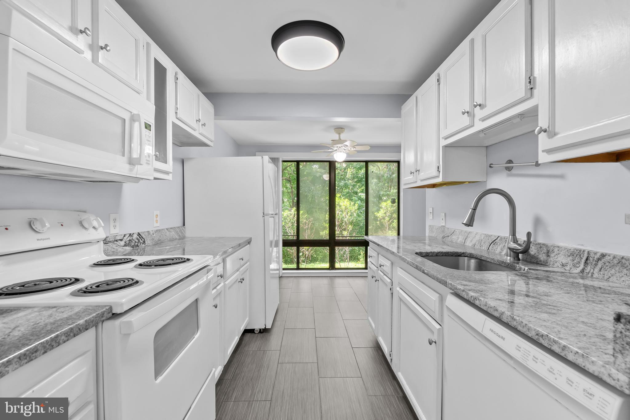 FARMINGDALE - Residential
