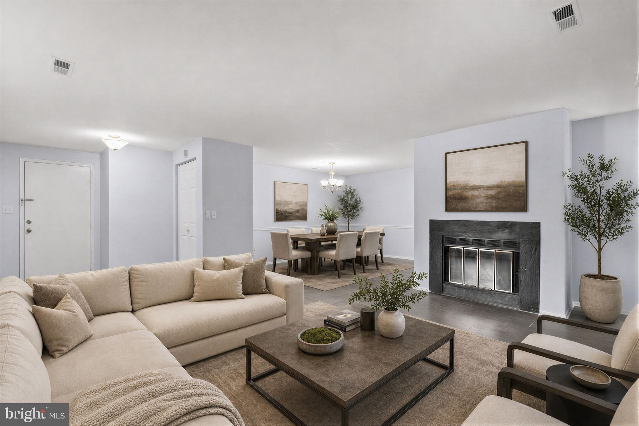 FARMINGDALE - Residential