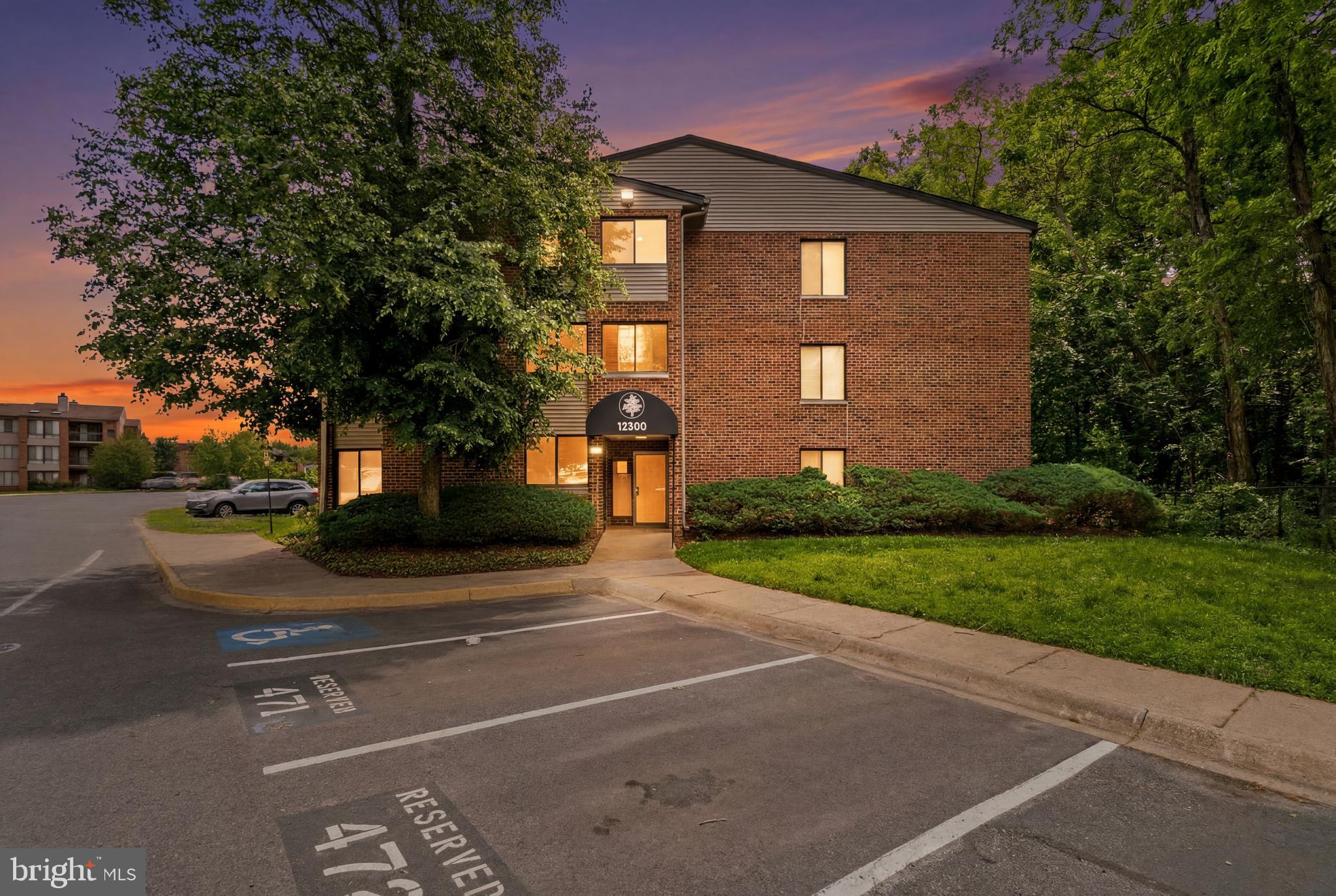 FARMINGDALE - Residential