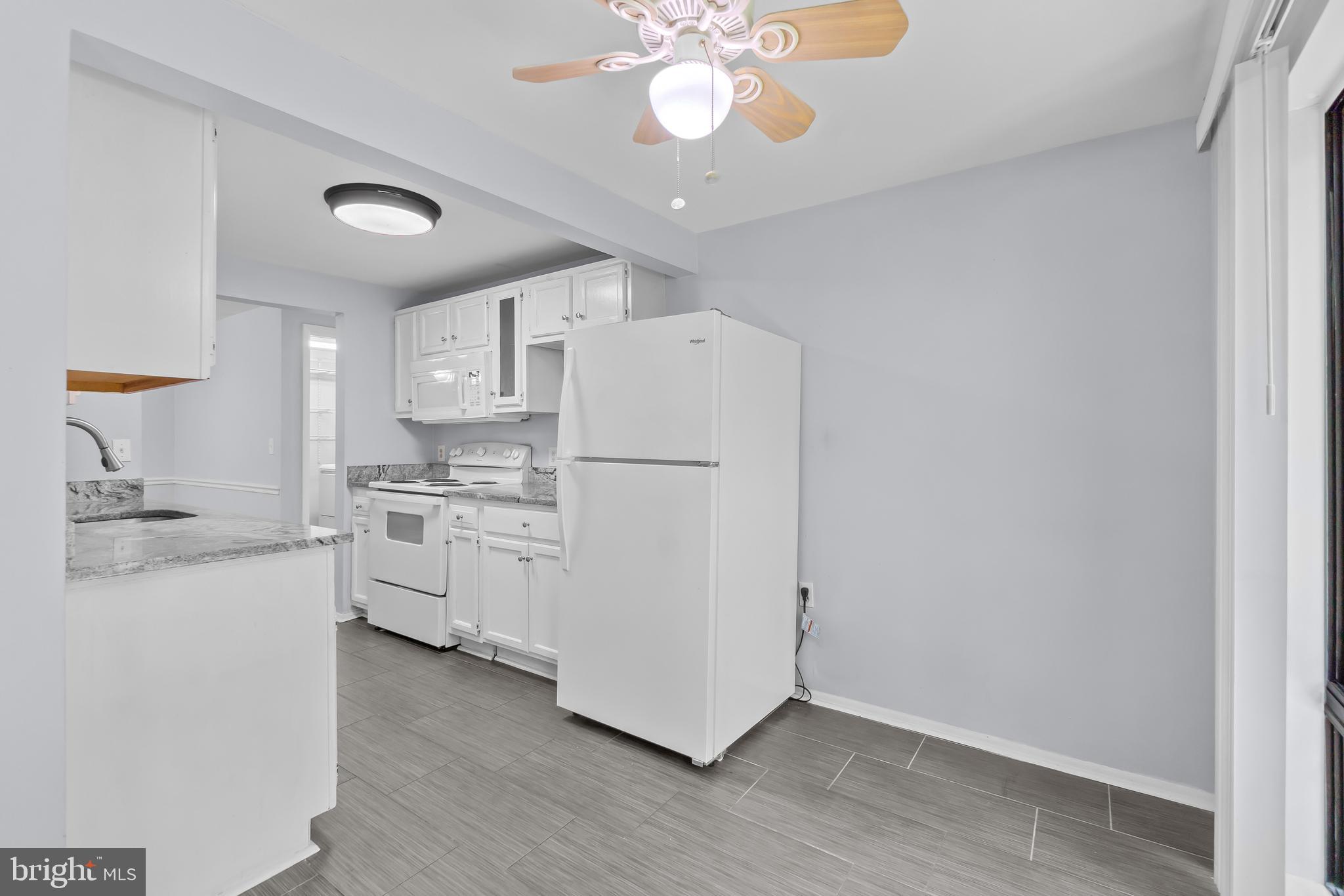 FARMINGDALE - Residential