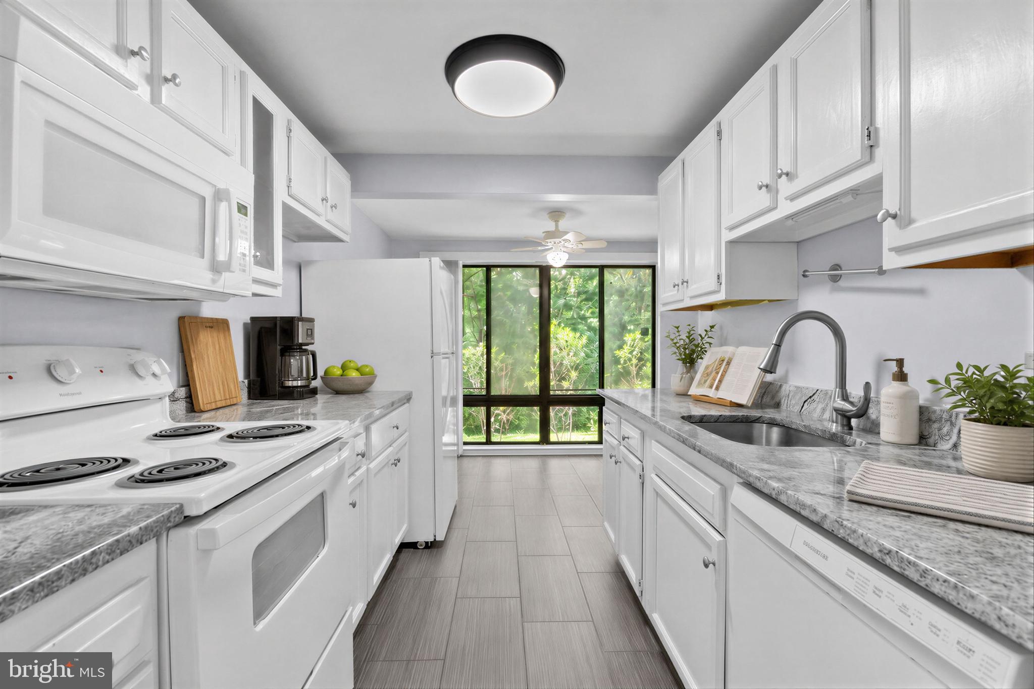 FARMINGDALE - Residential