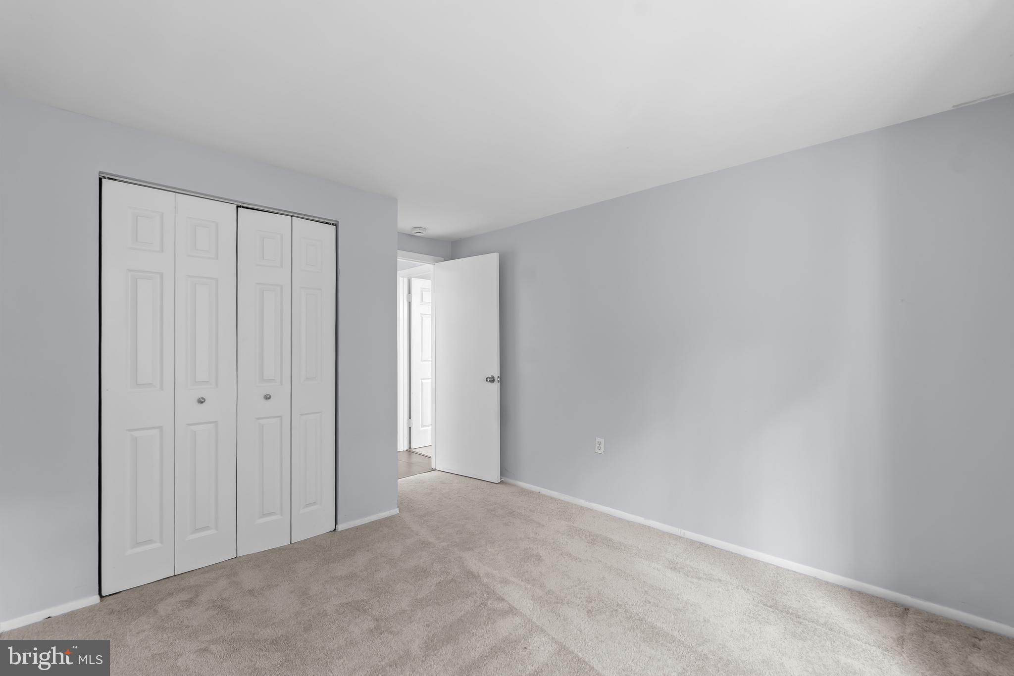 FARMINGDALE - Residential